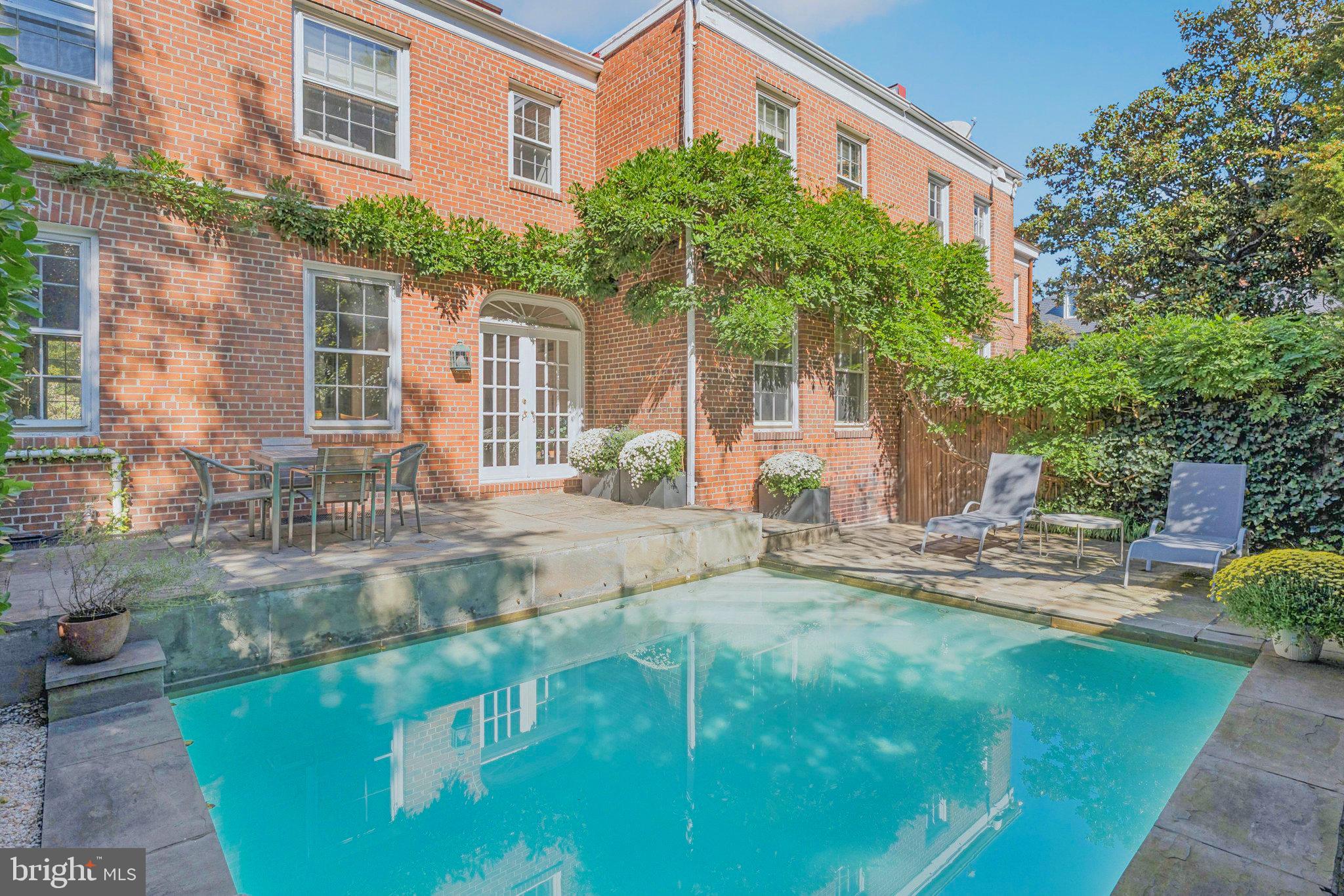GEORGETOWN - Residential