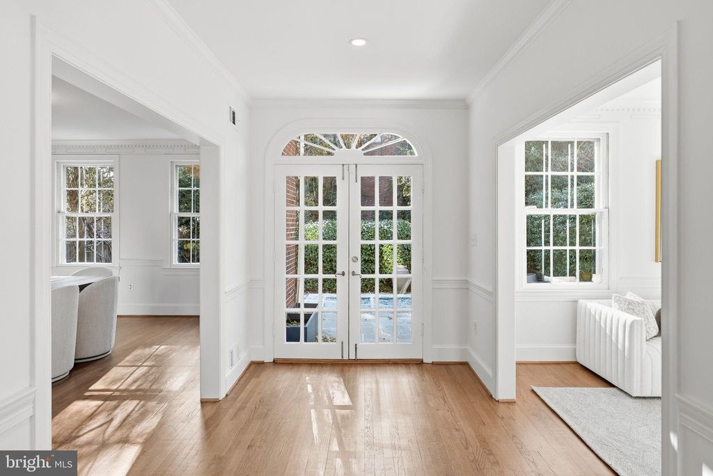 Photo of 3402 R Street NW, WASHINGTON, DC 20007 (MLS # DCDC2233520)
