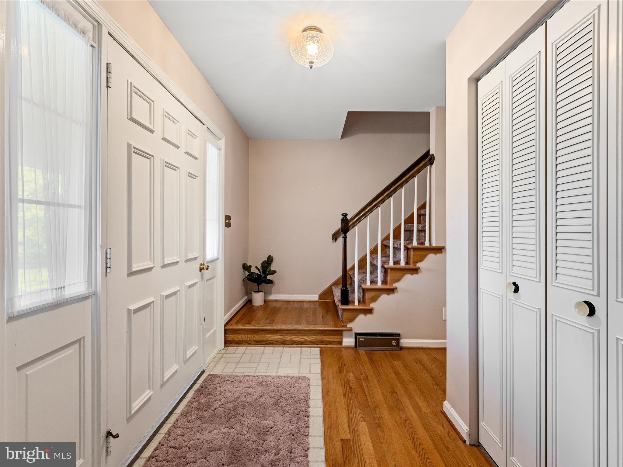 LEDGE LOWE - Residential