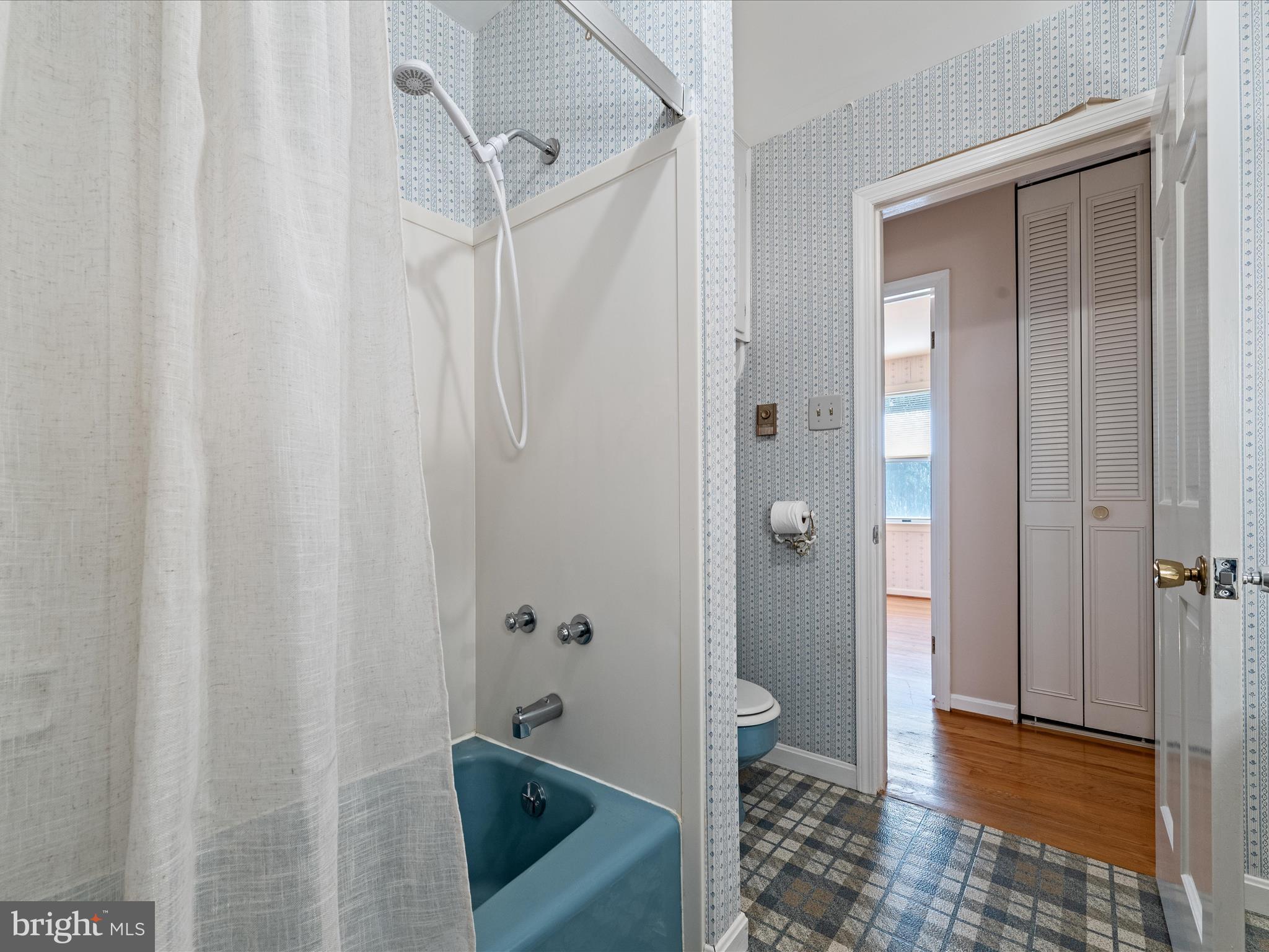 LEDGE LOWE - Residential