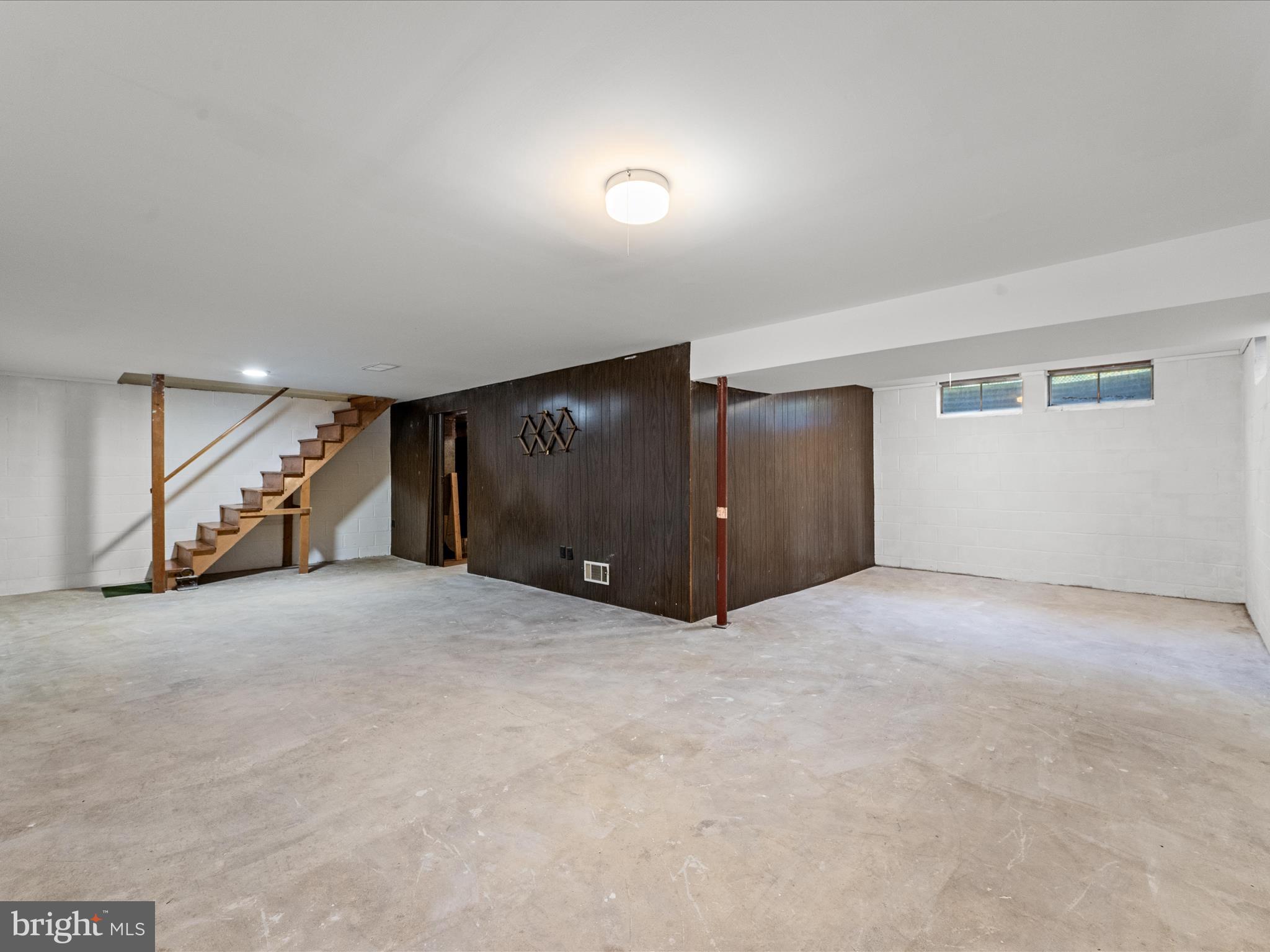 LEDGE LOWE - Residential