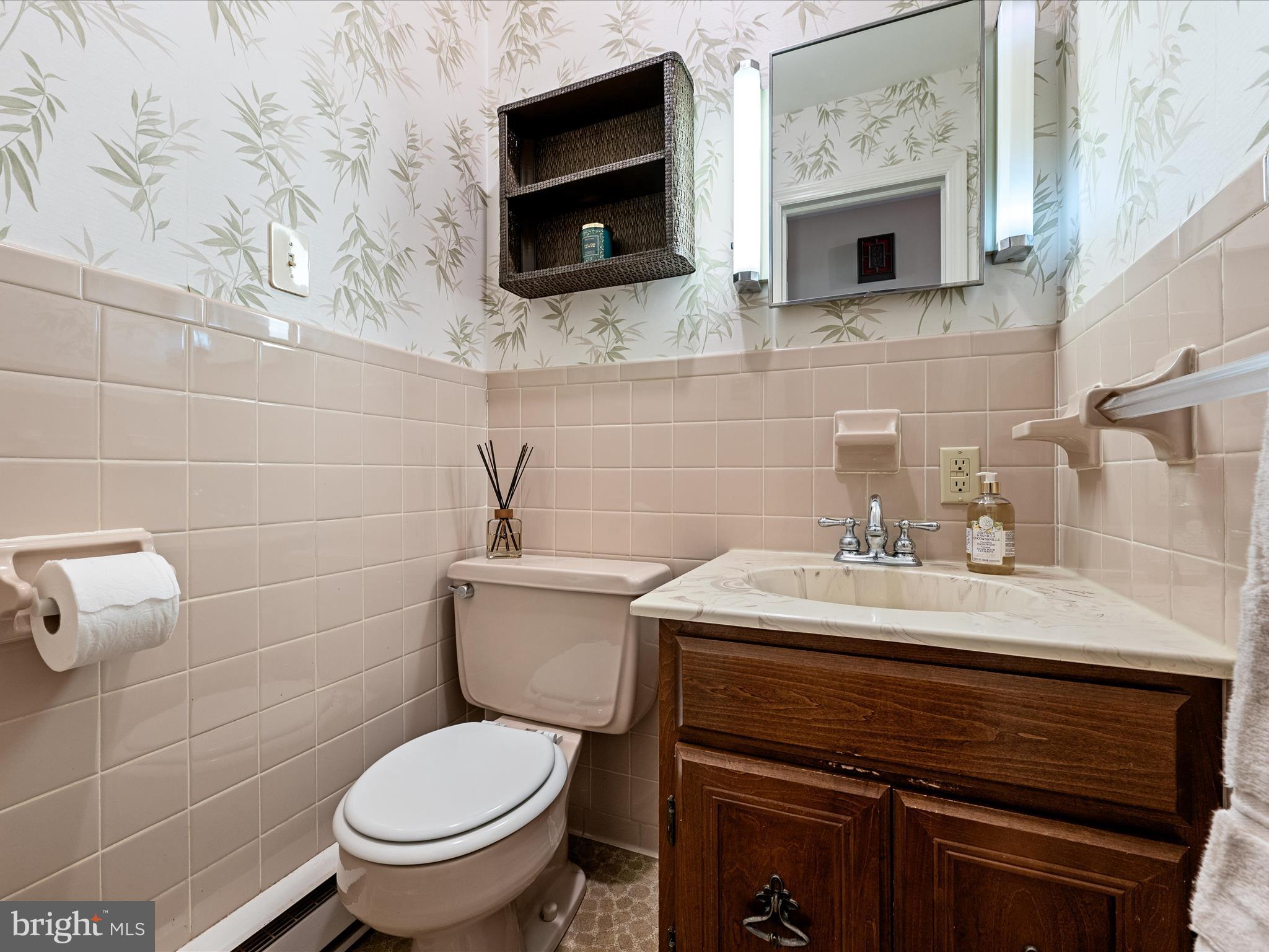 LEDGE LOWE - Residential