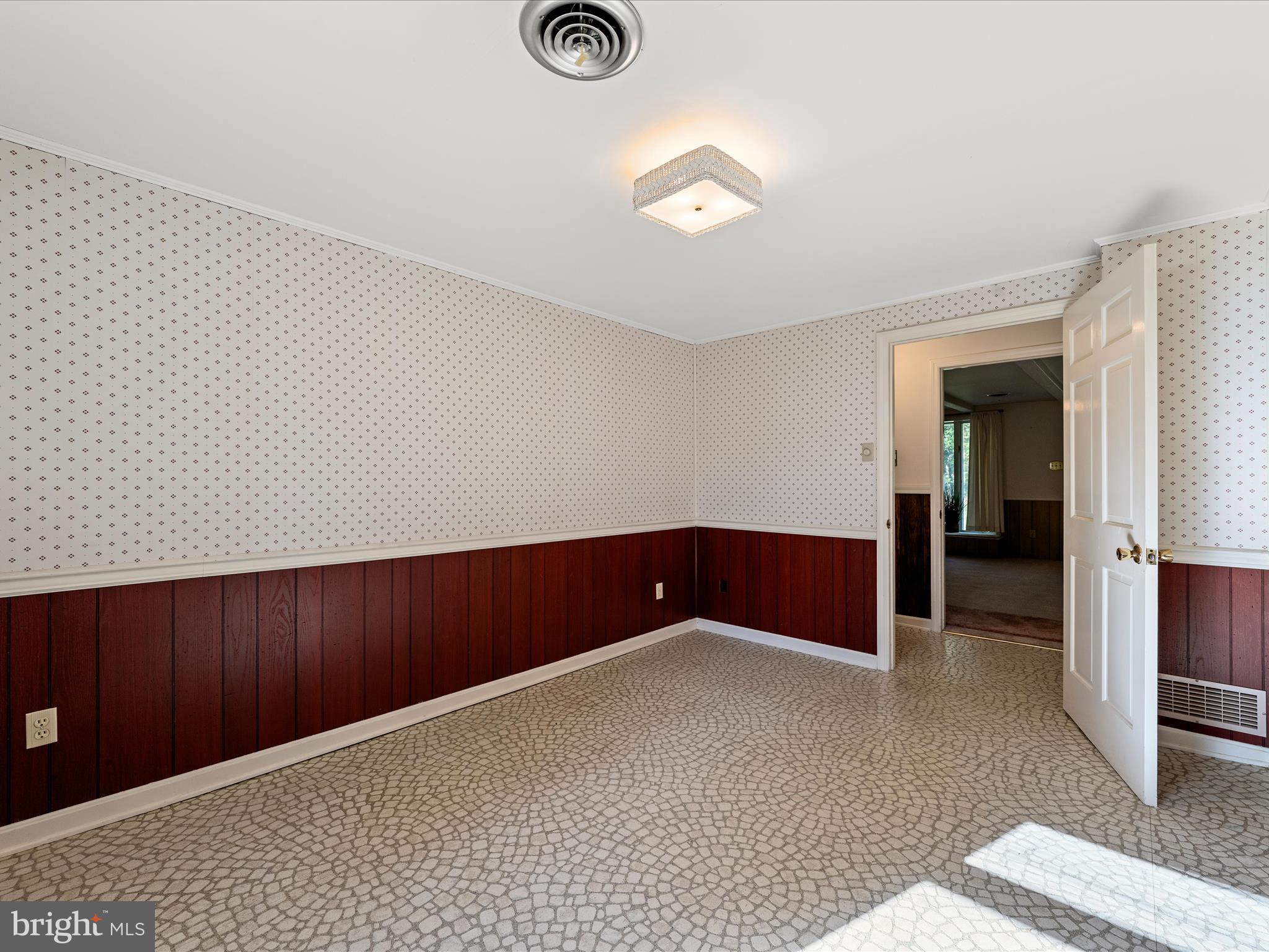 LEDGE LOWE - Residential