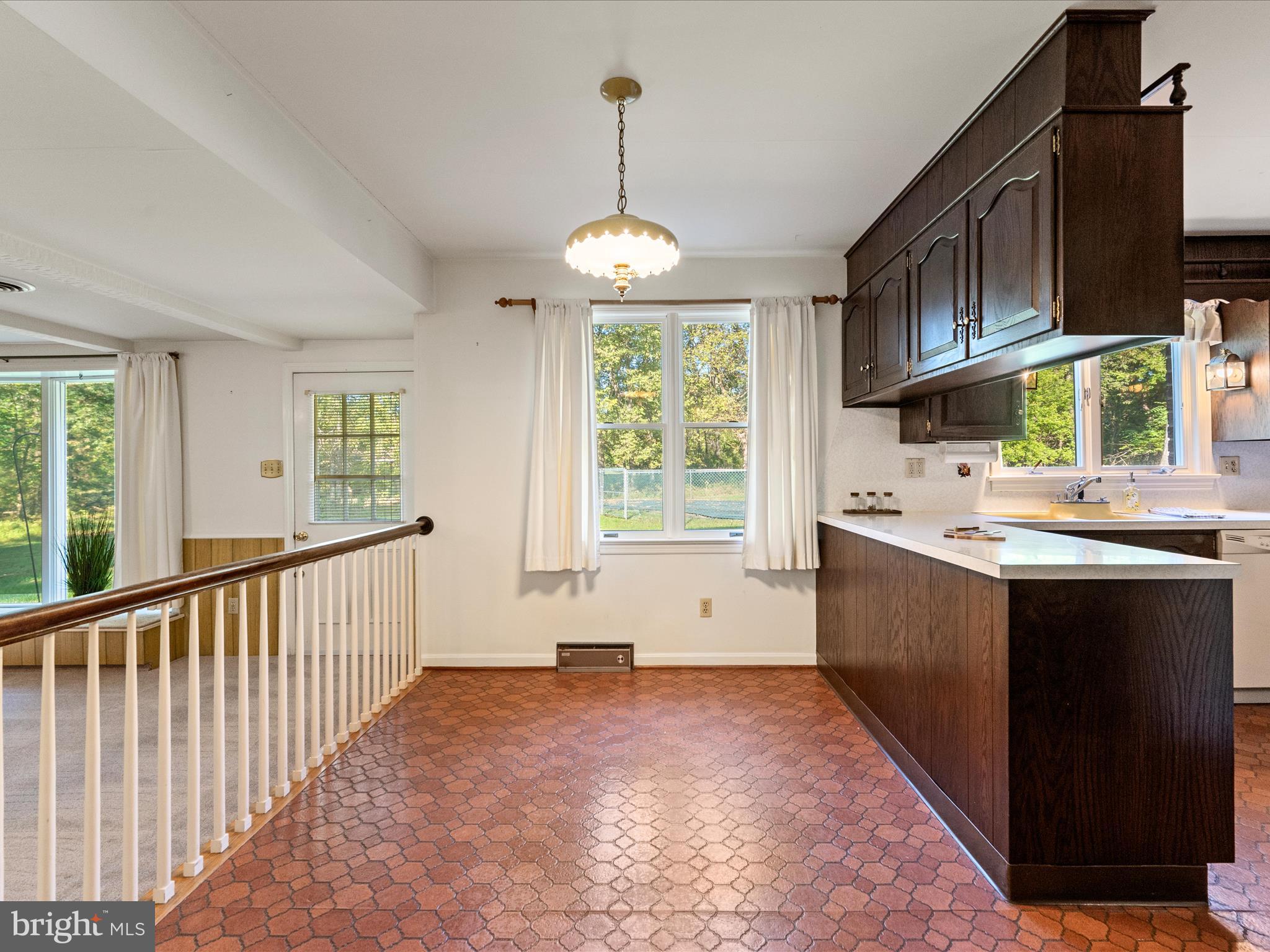 LEDGE LOWE - Residential