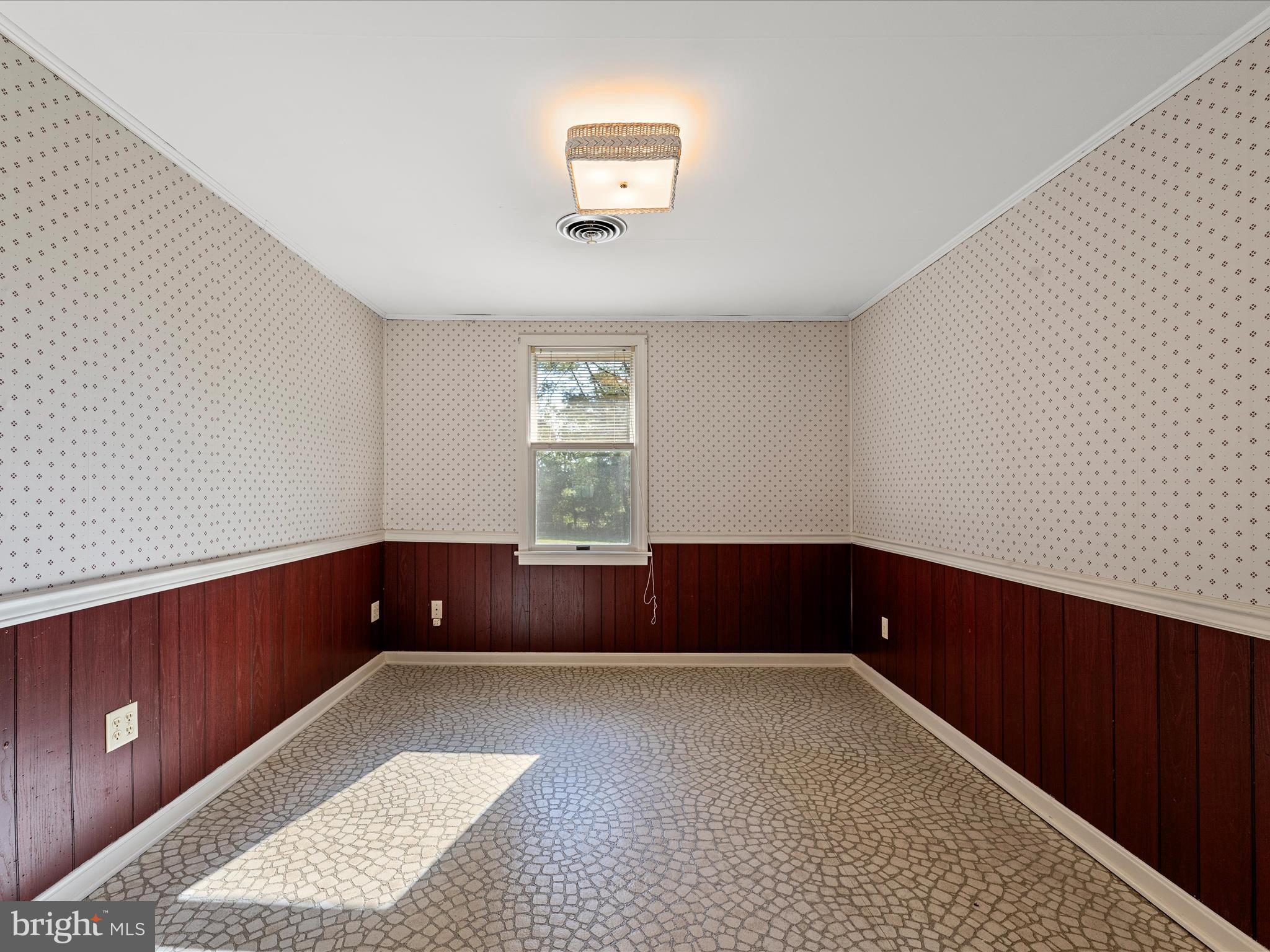 LEDGE LOWE - Residential