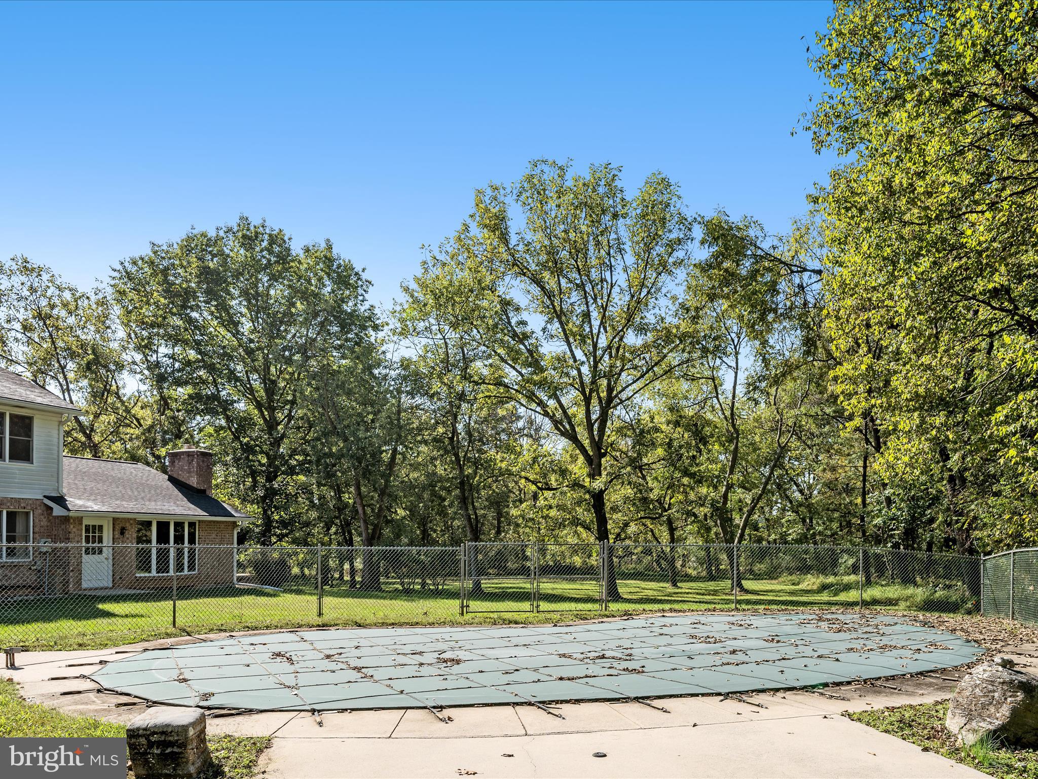 LEDGE LOWE - Residential