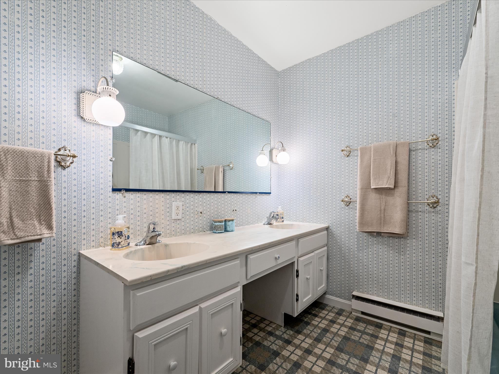 LEDGE LOWE - Residential