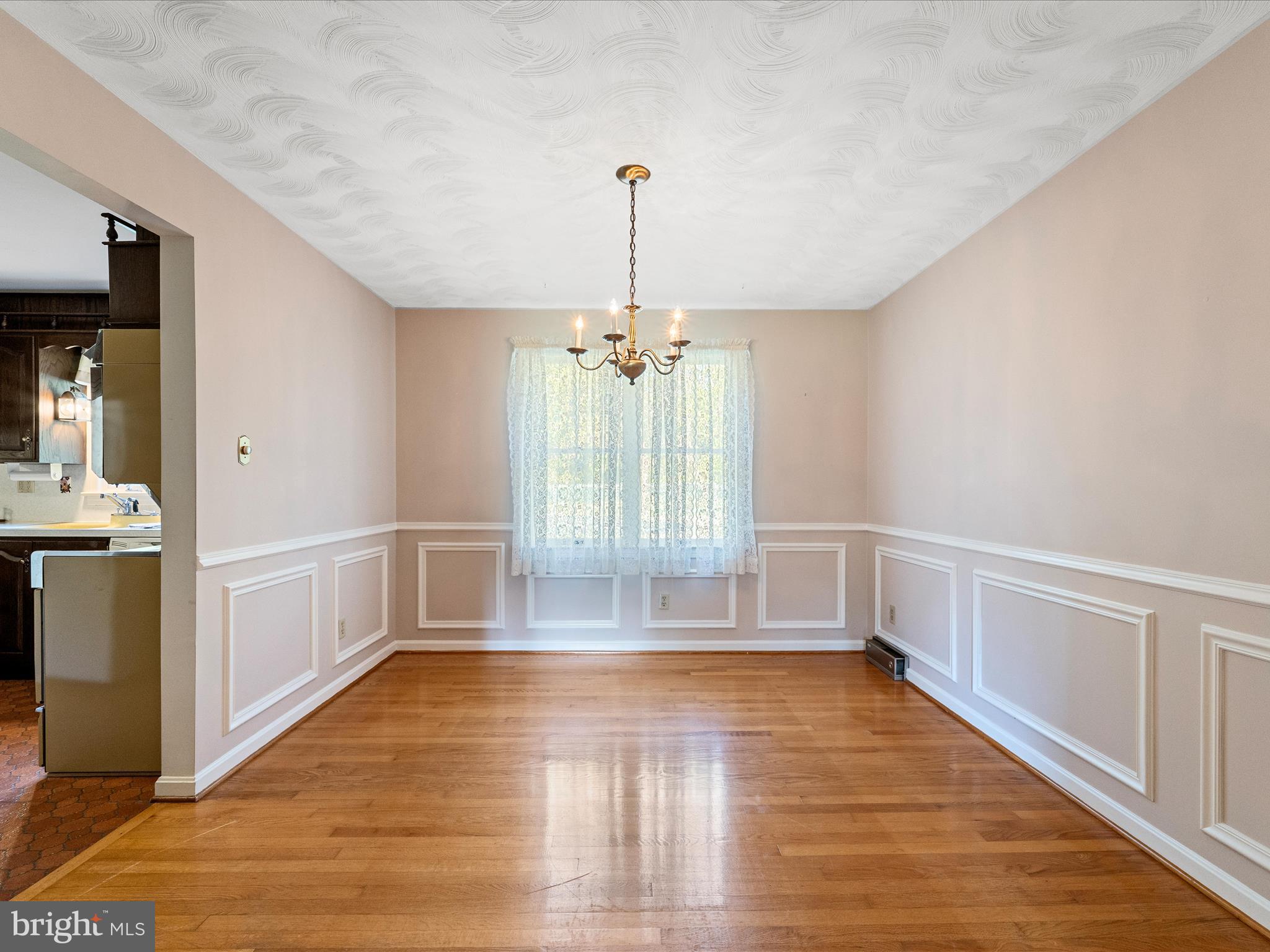 LEDGE LOWE - Residential