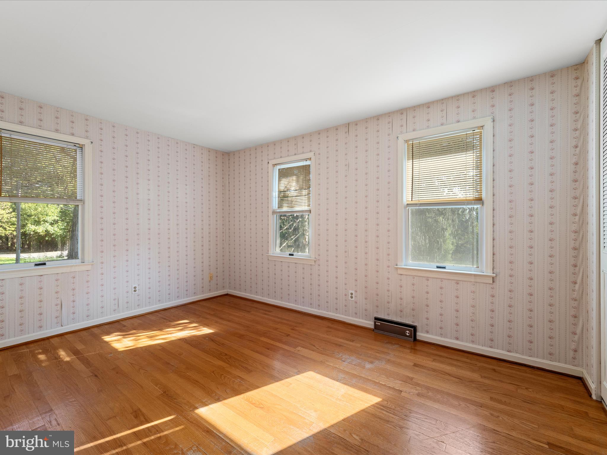 LEDGE LOWE - Residential