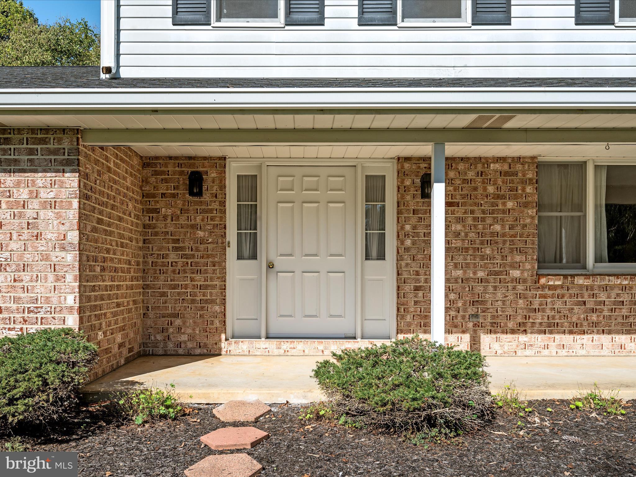 LEDGE LOWE - Residential