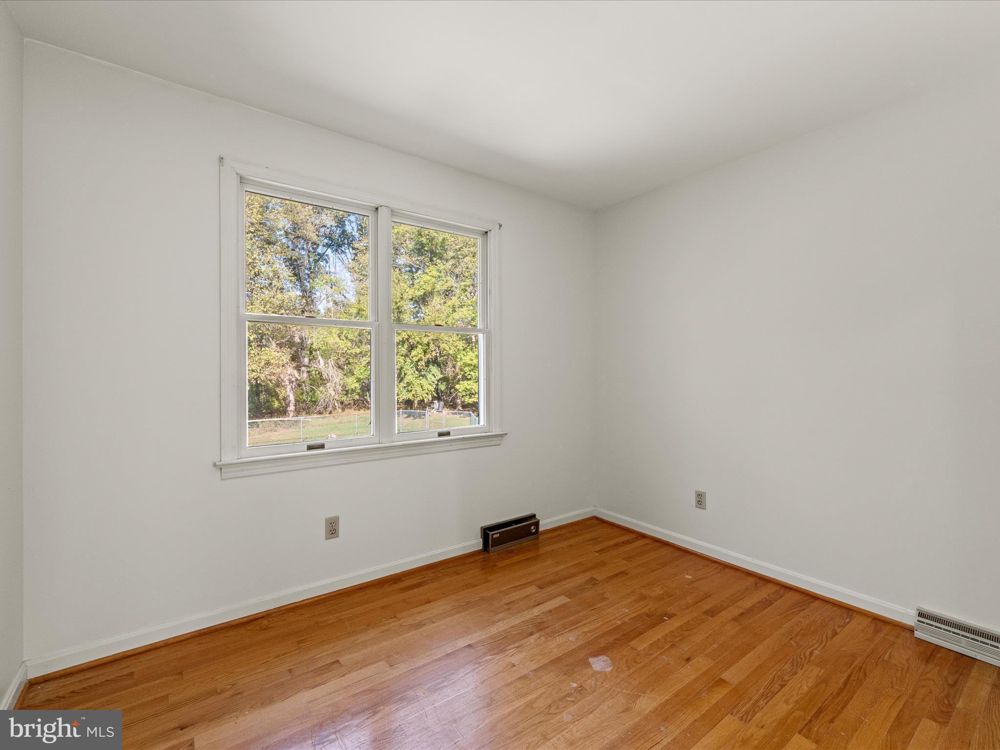 LEDGE LOWE - Residential