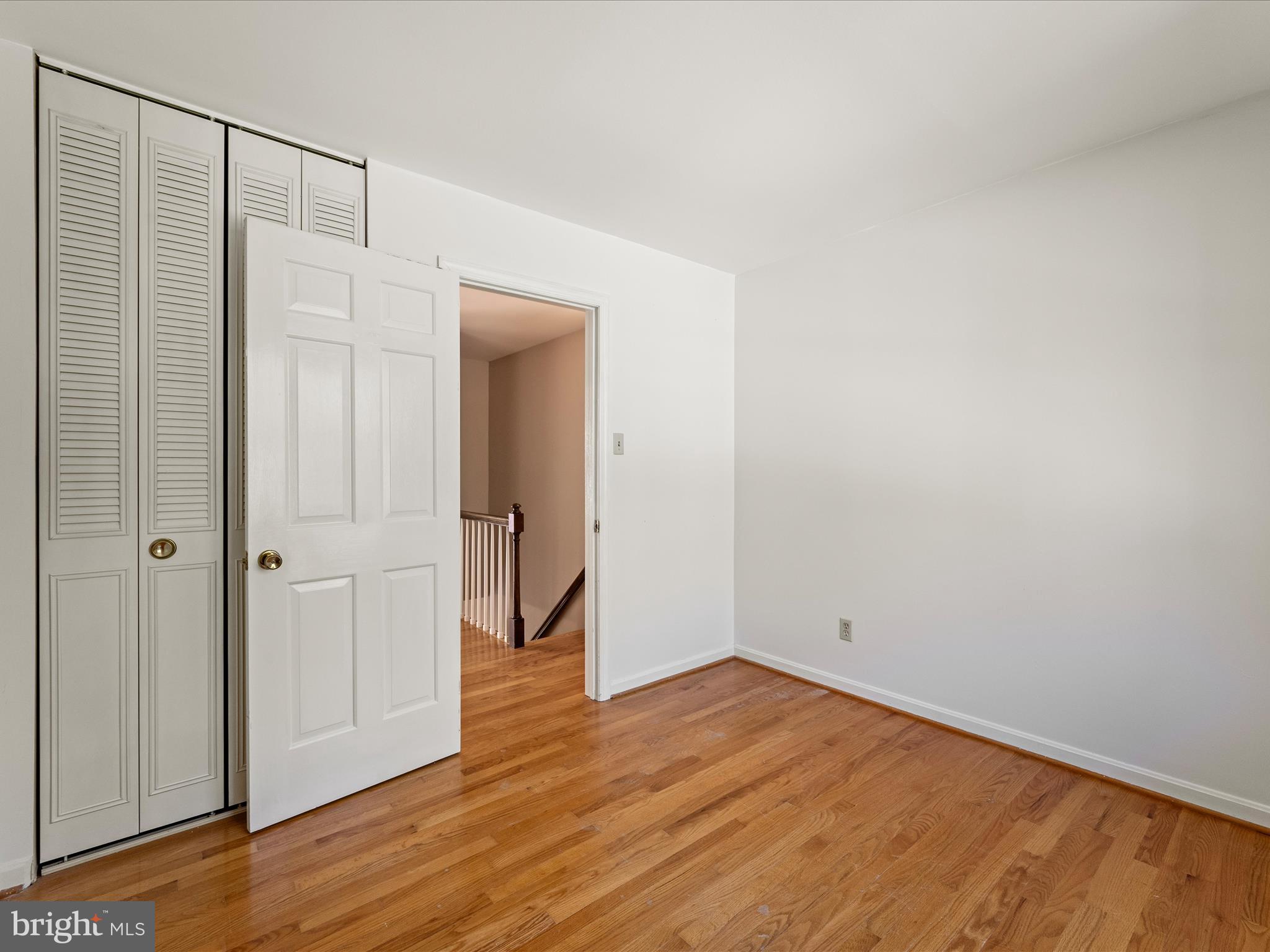 LEDGE LOWE - Residential