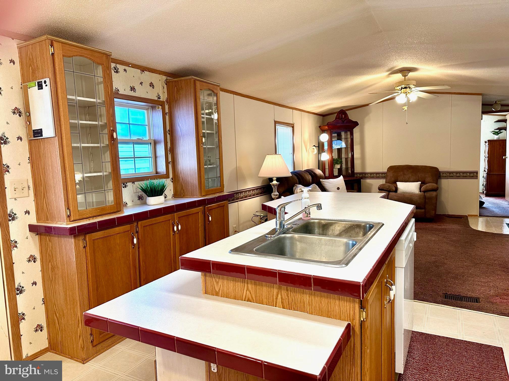 URBAN ACRES - Residential