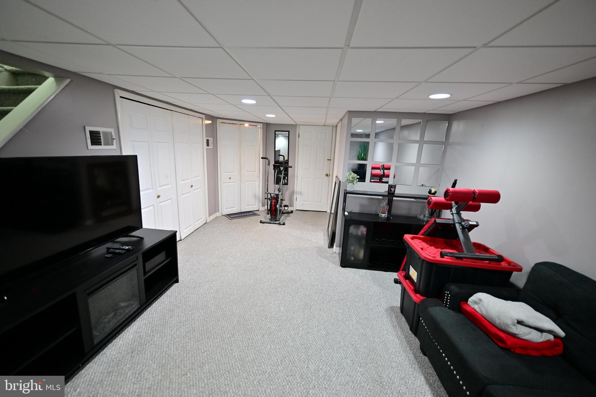 SPRING MILL - Residential