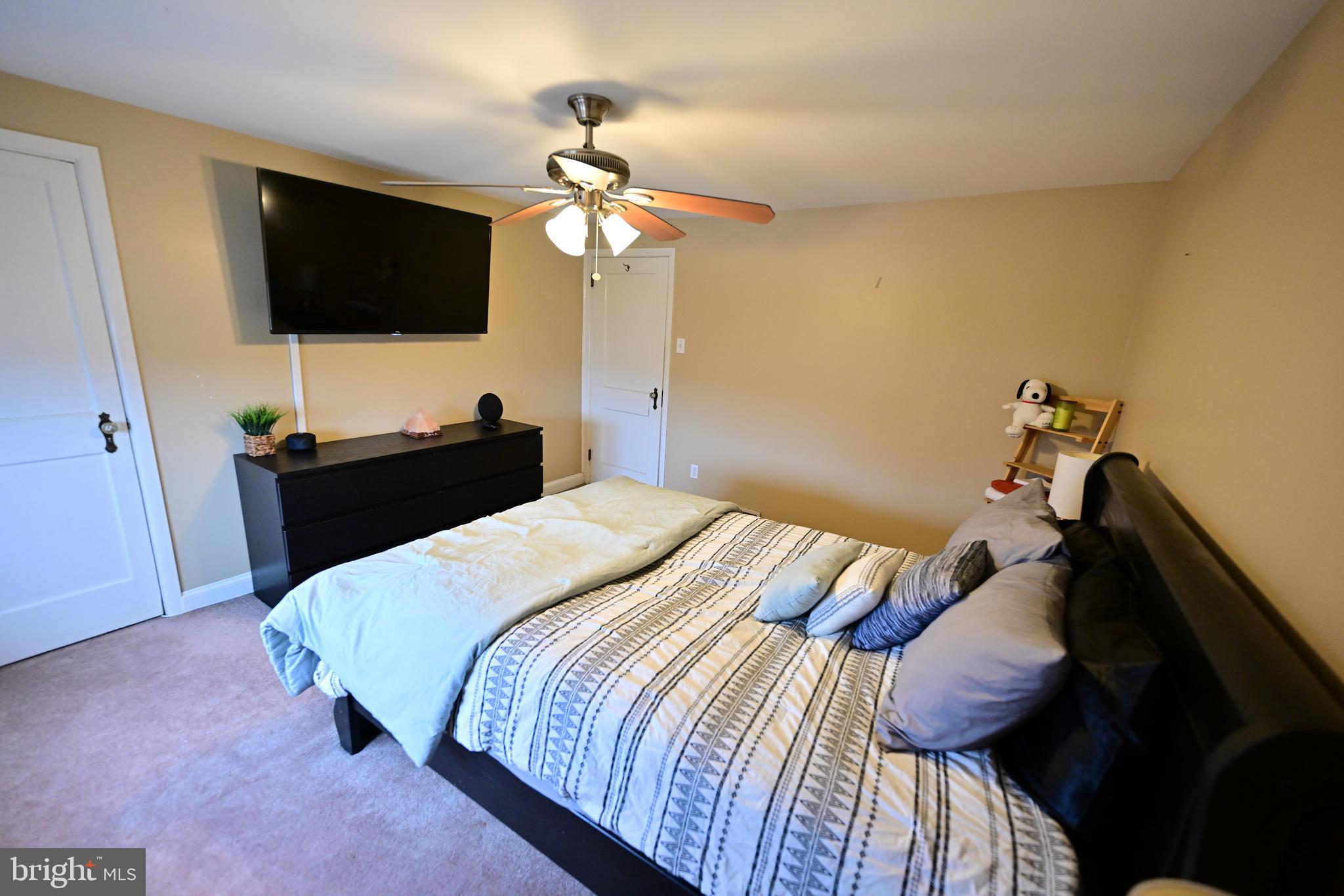 SPRING MILL - Residential