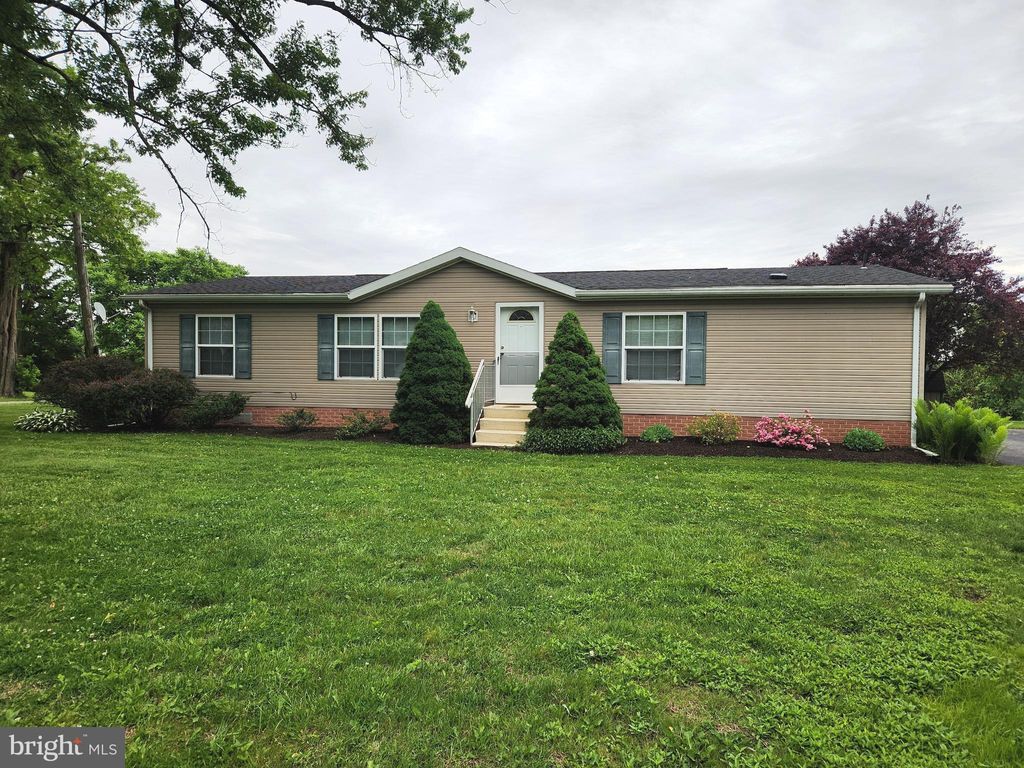 Photo of 1207 Mount Gretna Road, ELIZABETHTOWN, PA 17022 (MLS # PALA2089088)