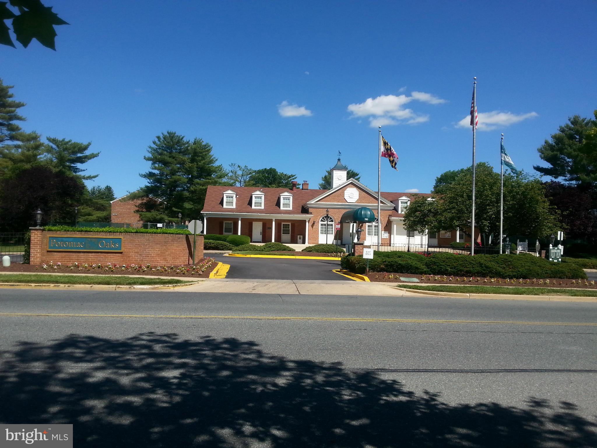 POTOMAC OAKS - Residential