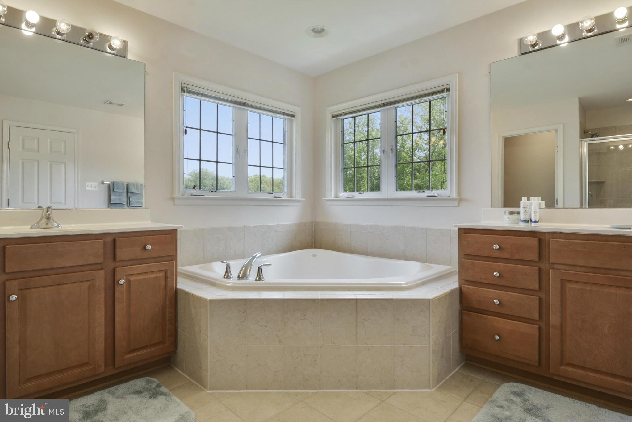 STONEWALL MANOR - Residential