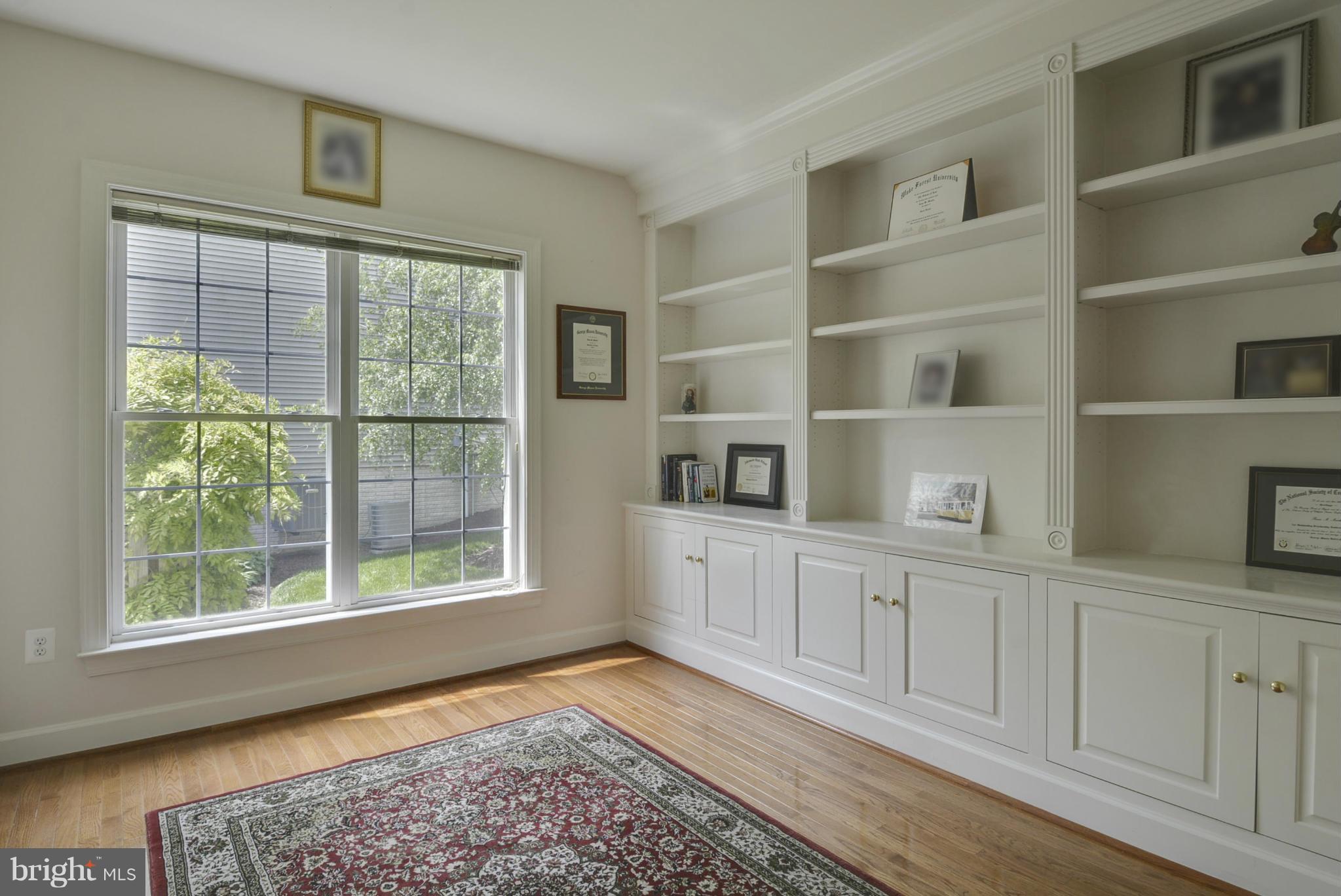 STONEWALL MANOR - Residential