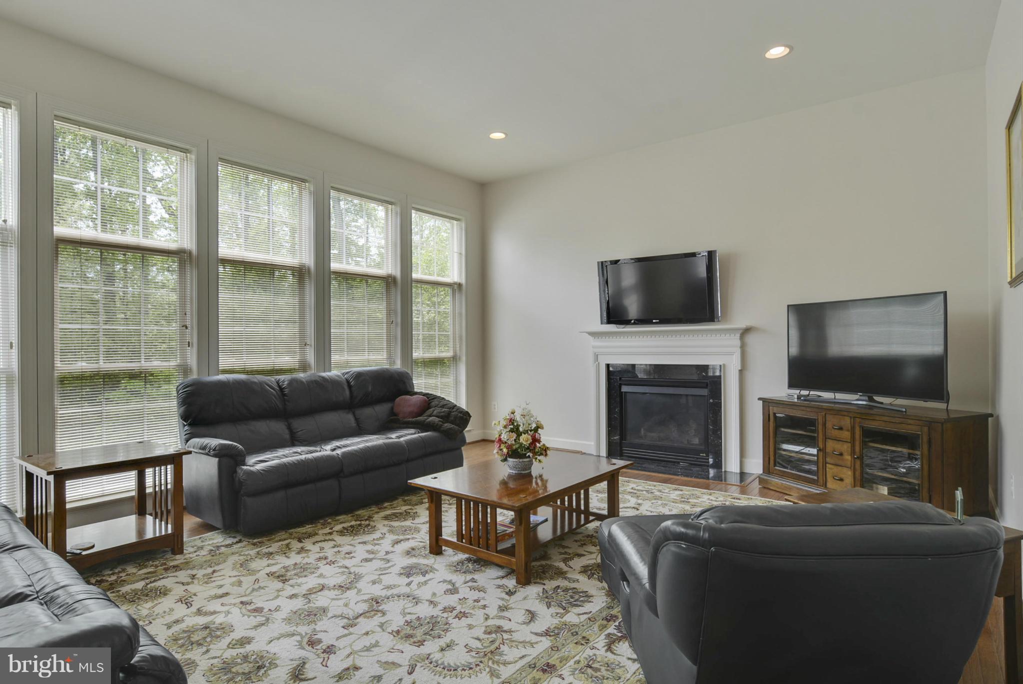 STONEWALL MANOR - Residential