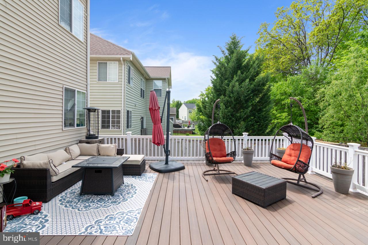 BROAD RUN OAKS - Residential