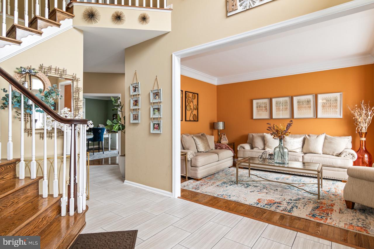 BROAD RUN OAKS - Residential