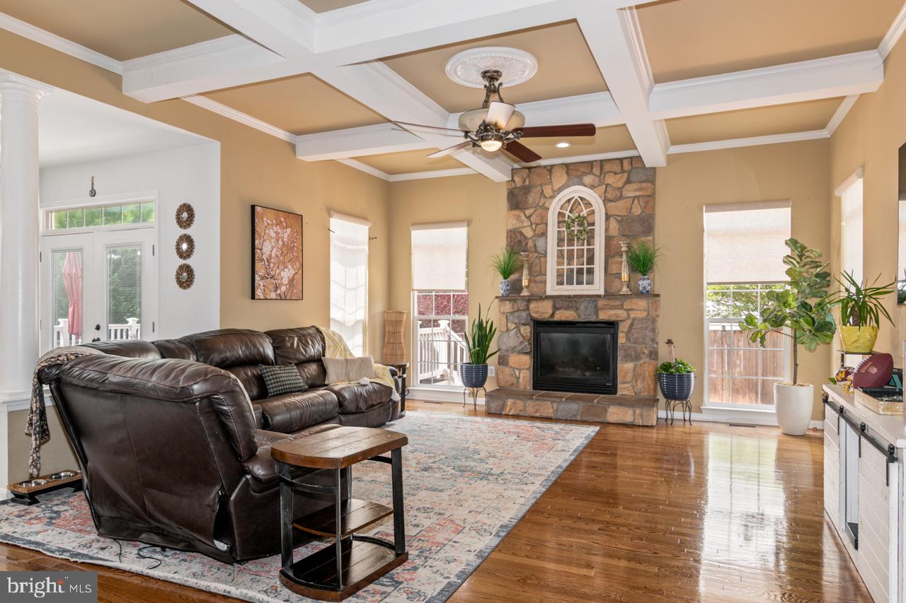 BROAD RUN OAKS - Residential