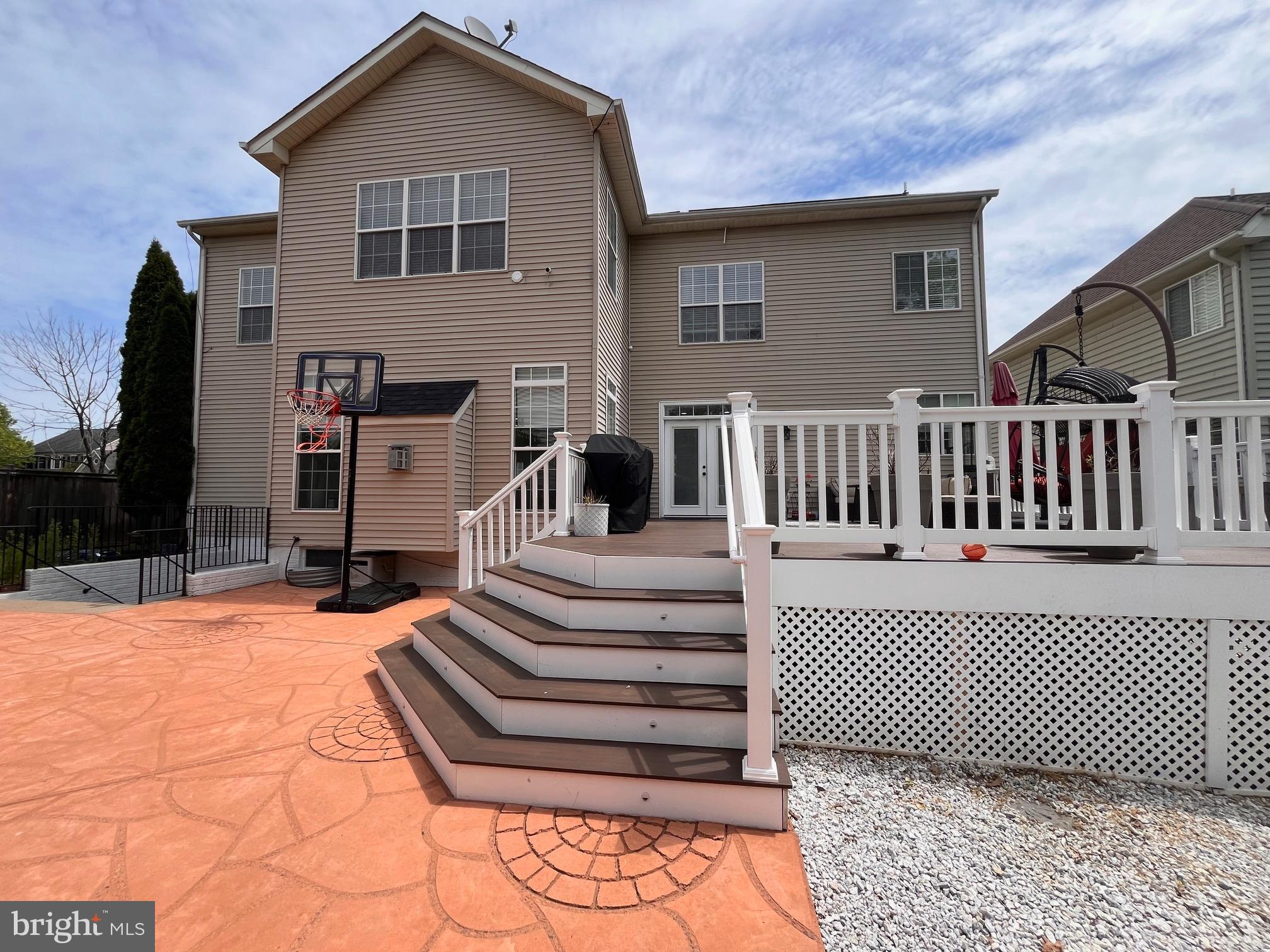 BROAD RUN OAKS - Residential