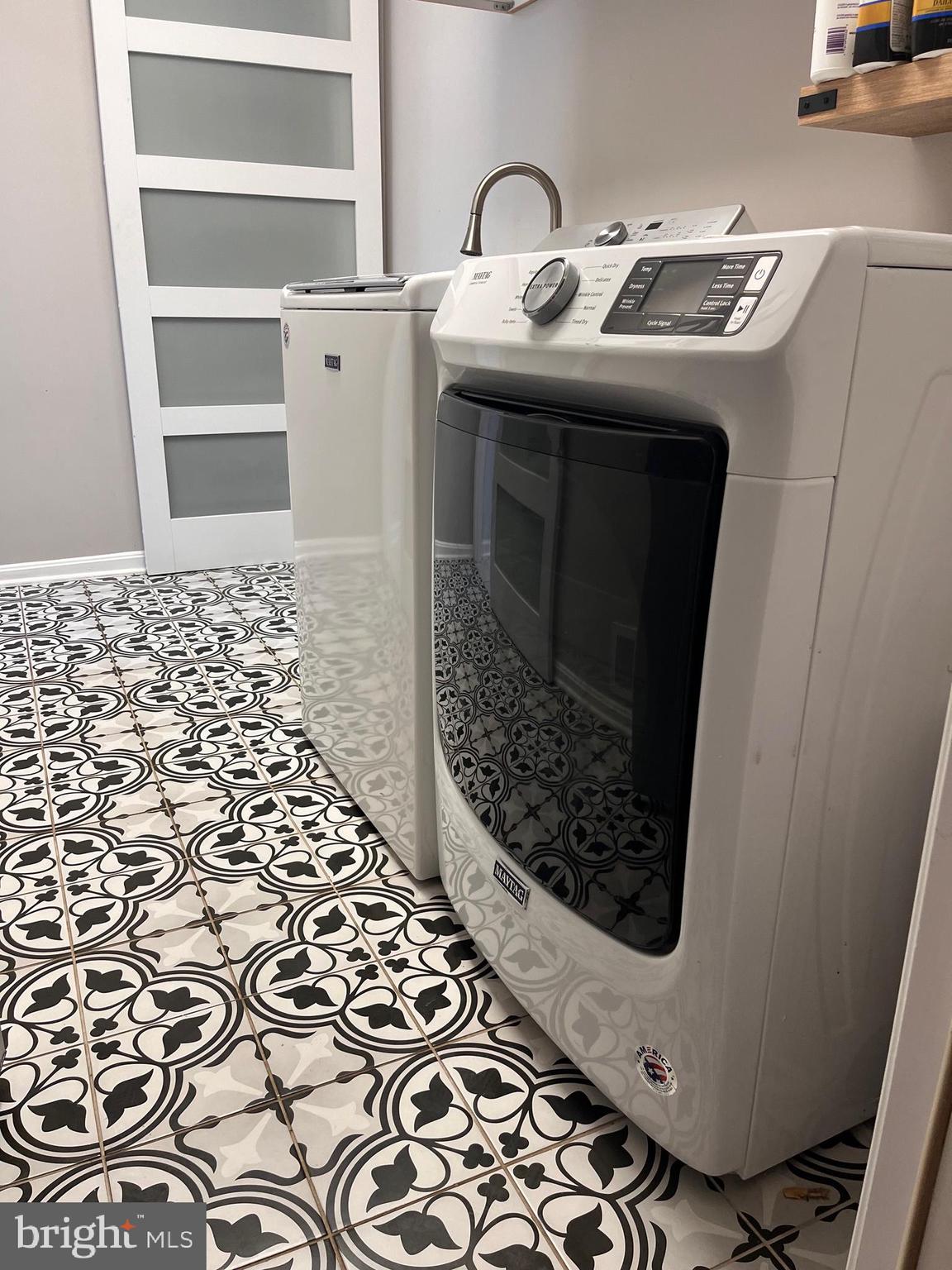 BROAD RUN OAKS - Residential