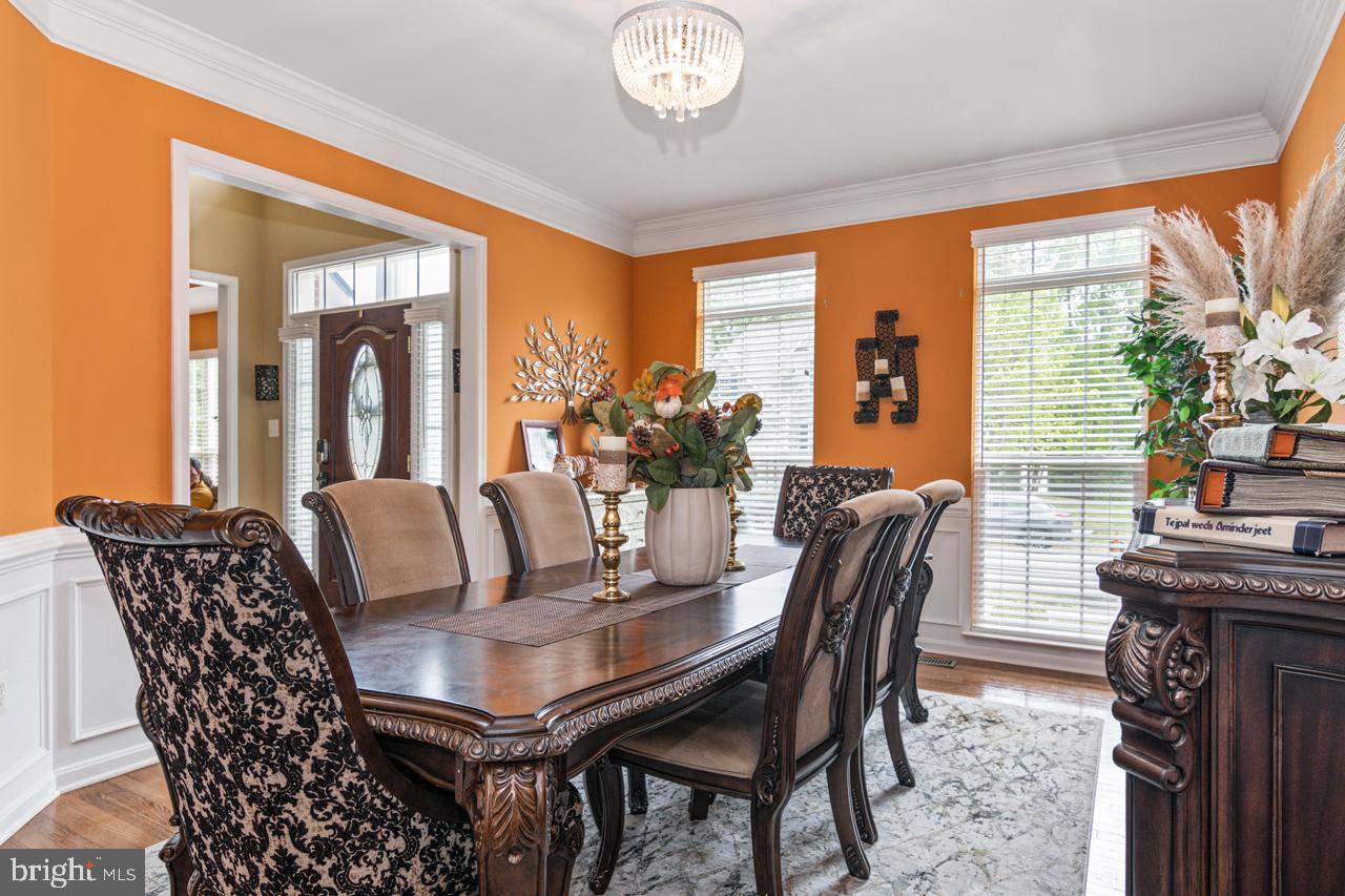 BROAD RUN OAKS - Residential