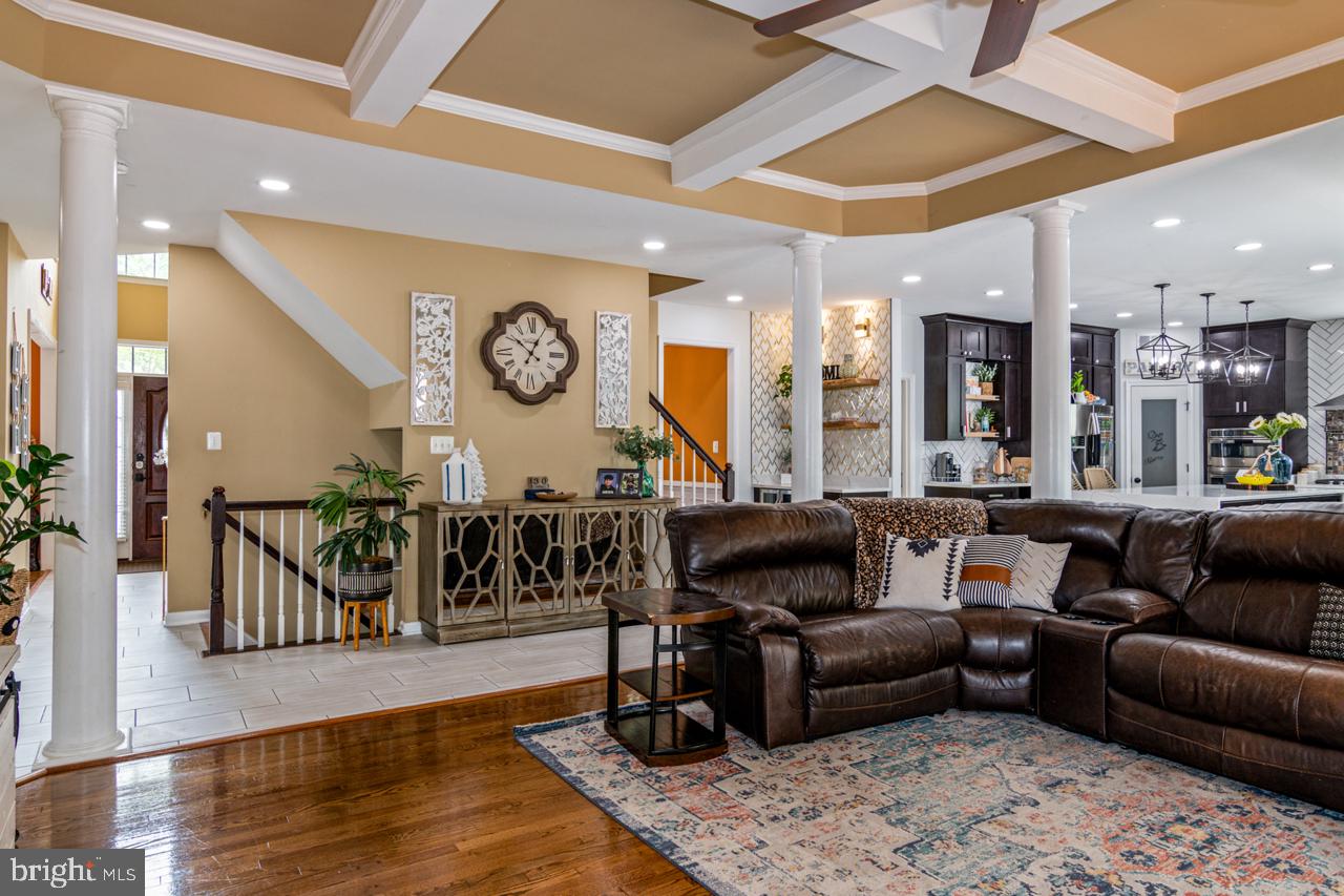 BROAD RUN OAKS - Residential