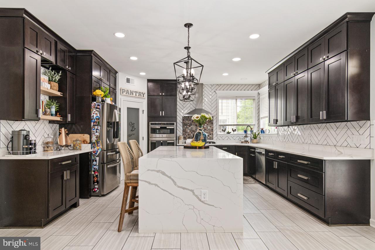 BROAD RUN OAKS - Residential