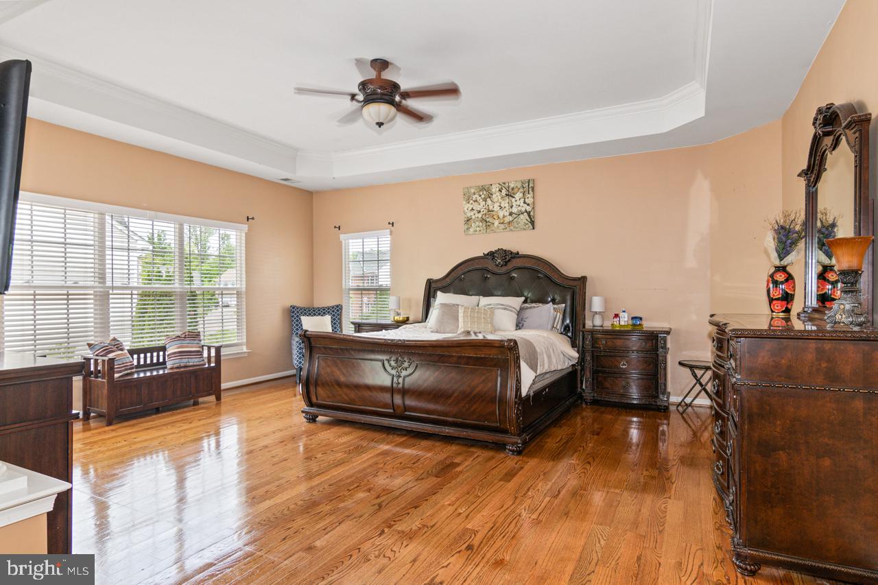 BROAD RUN OAKS - Residential