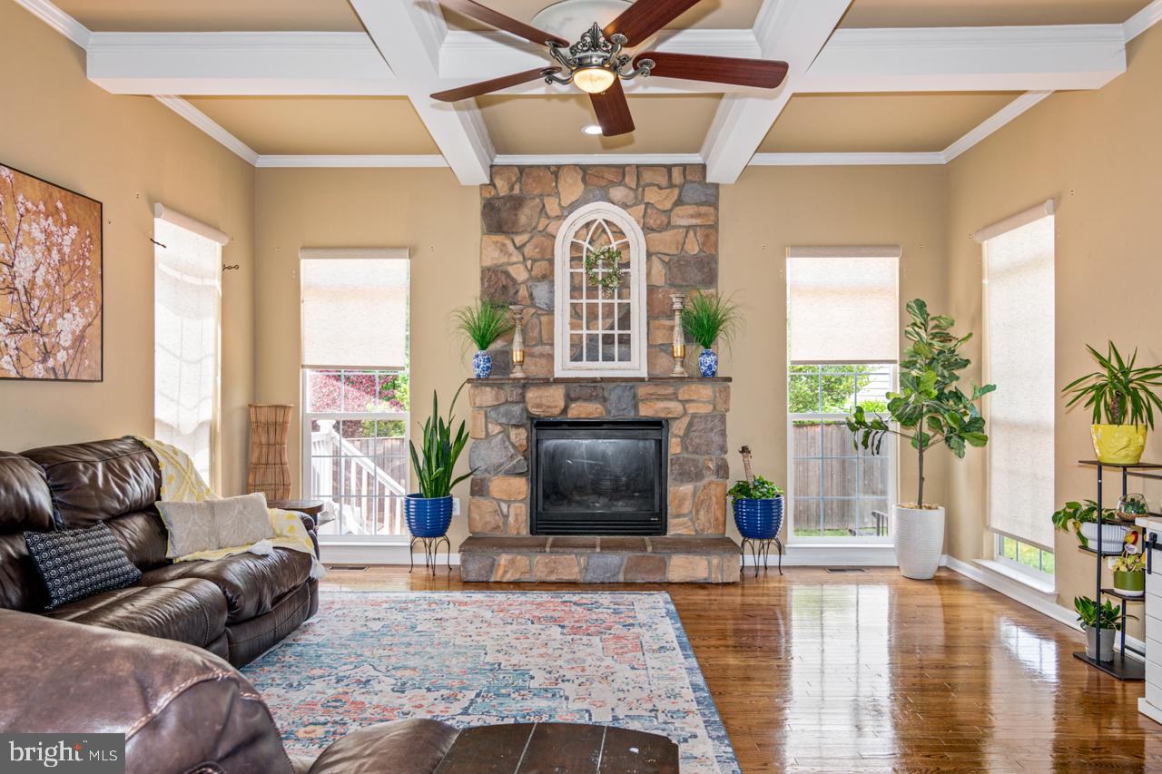 BROAD RUN OAKS - Residential