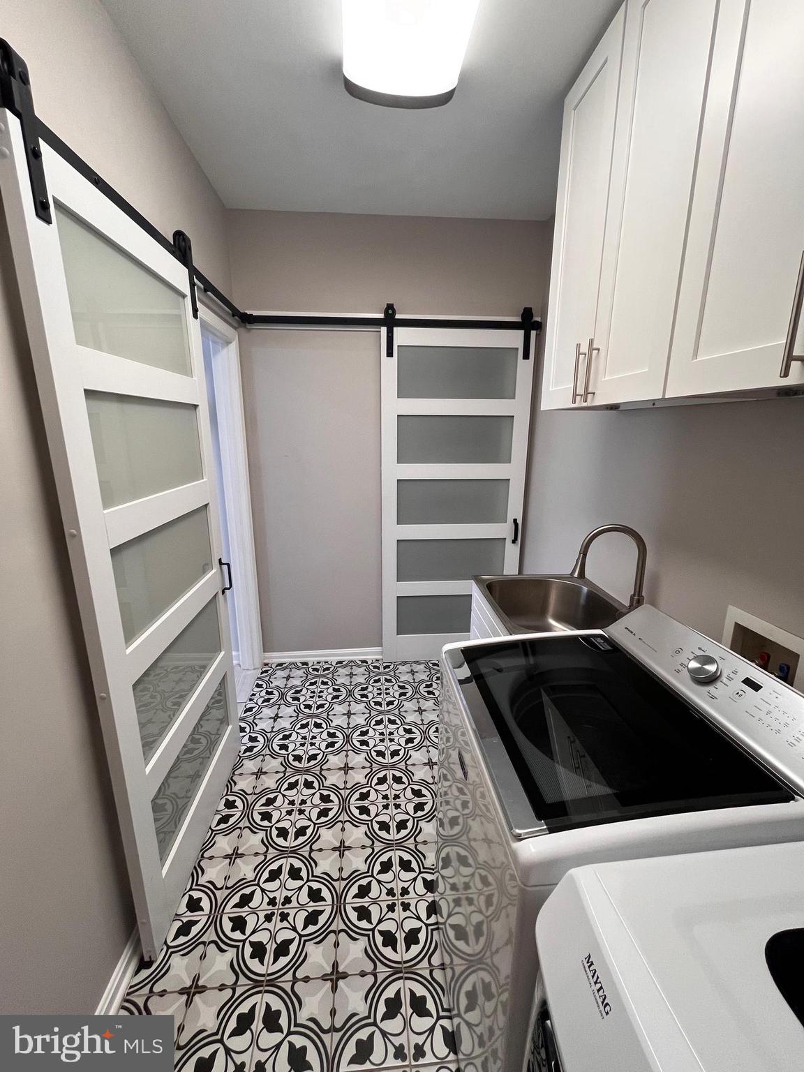 BROAD RUN OAKS - Residential