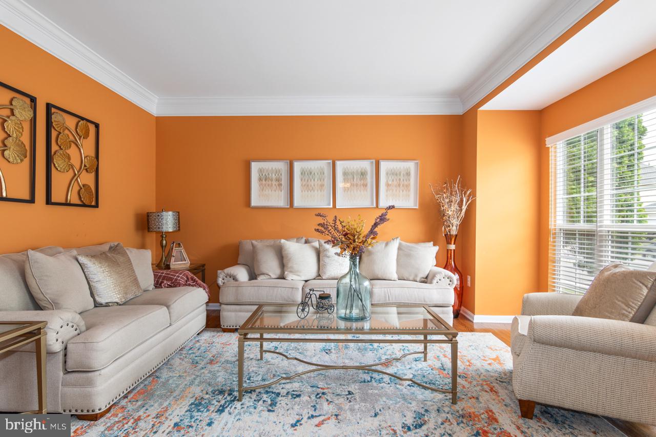 BROAD RUN OAKS - Residential