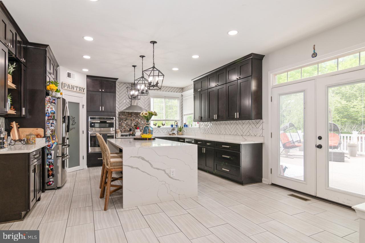 BROAD RUN OAKS - Residential