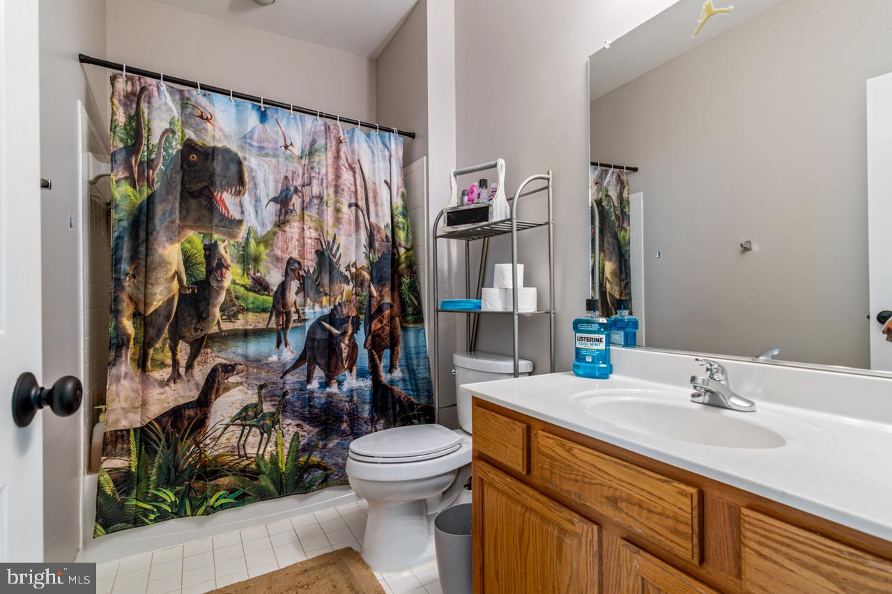 BROAD RUN OAKS - Residential