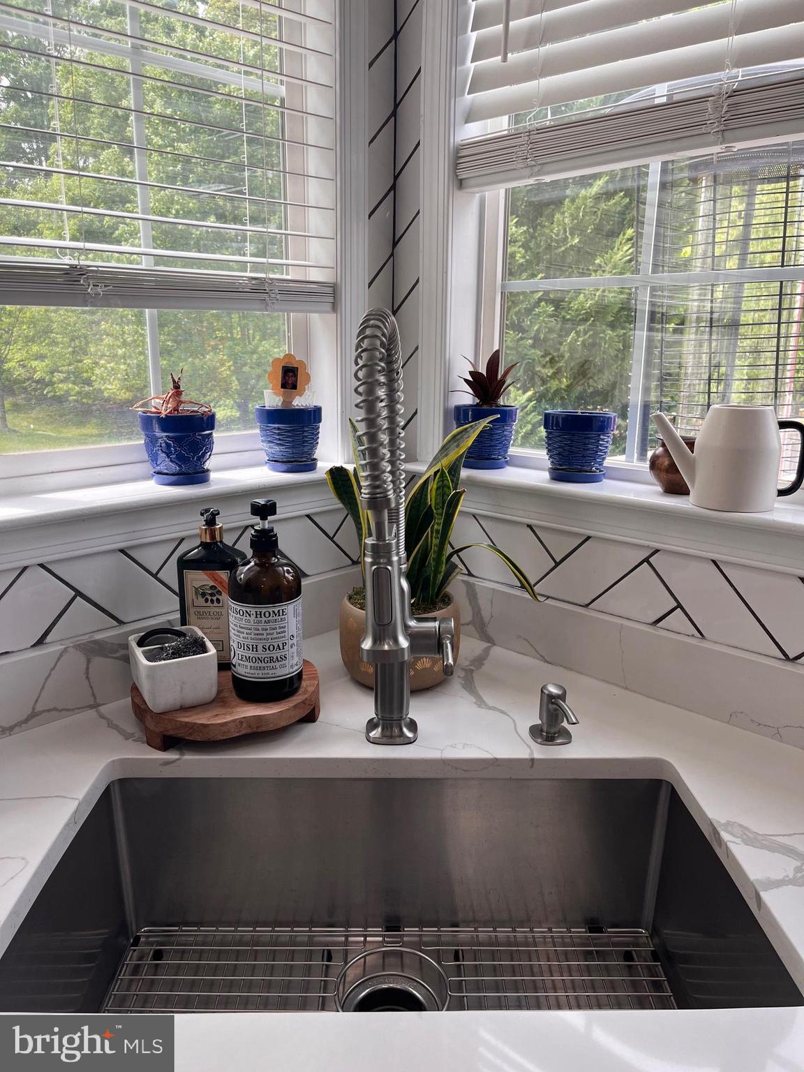 BROAD RUN OAKS - Residential