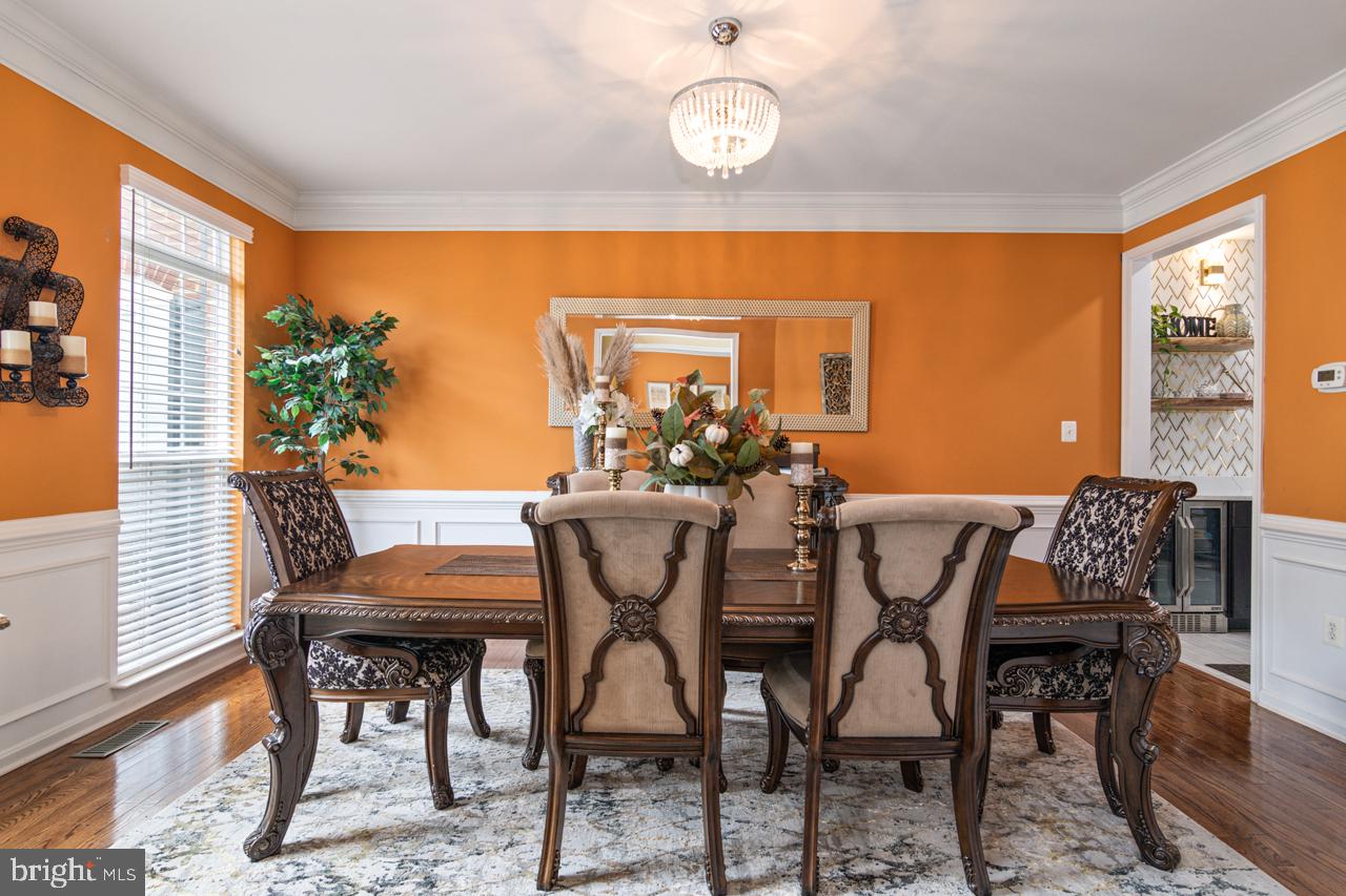 BROAD RUN OAKS - Residential