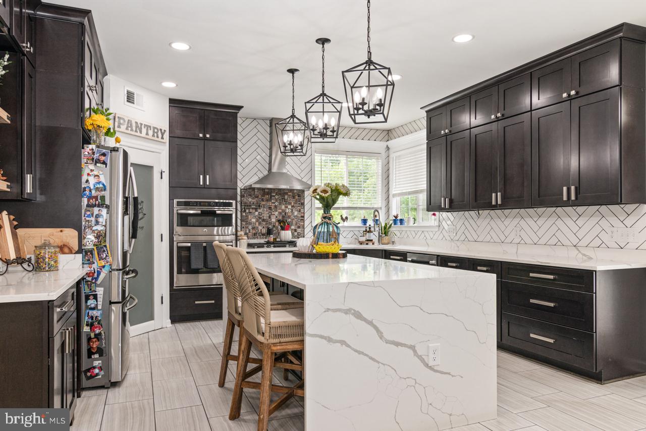 BROAD RUN OAKS - Residential