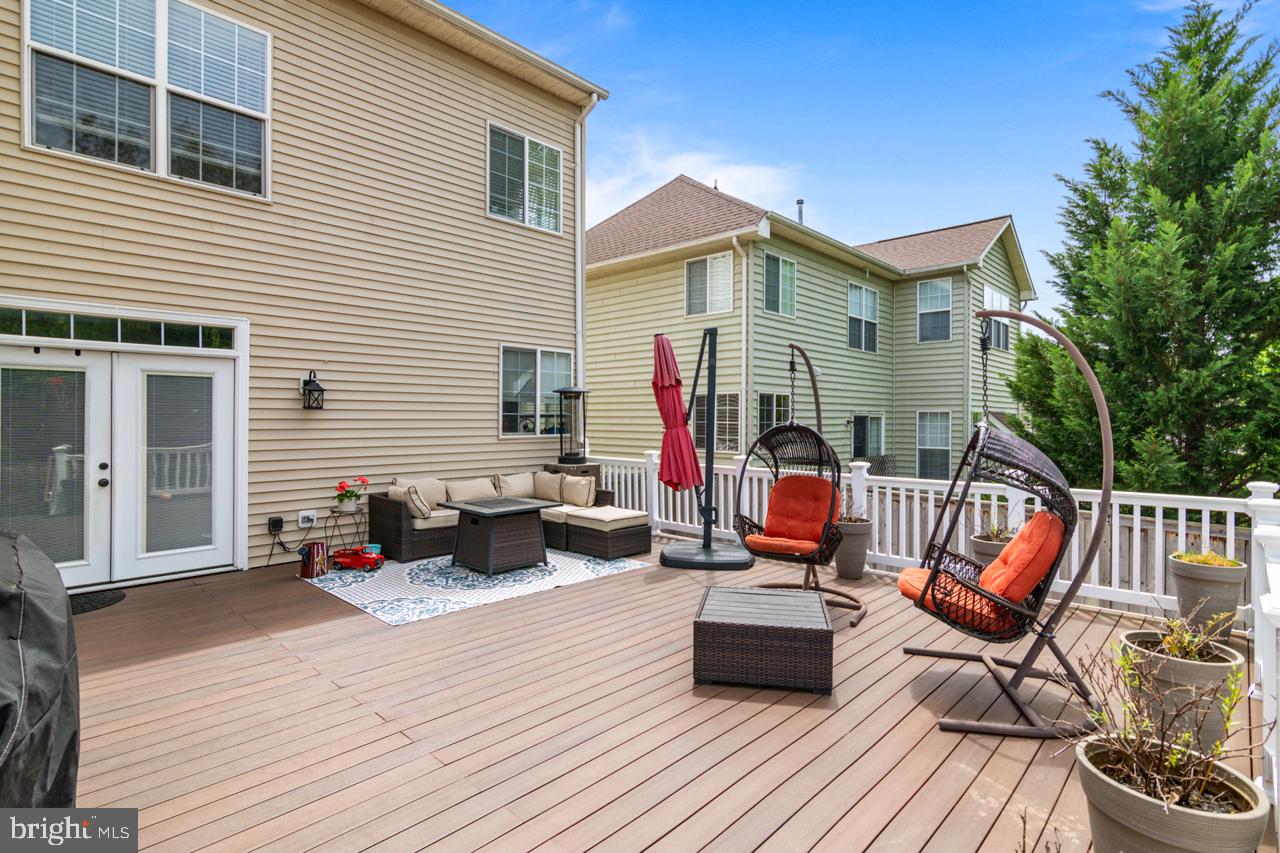 BROAD RUN OAKS - Residential