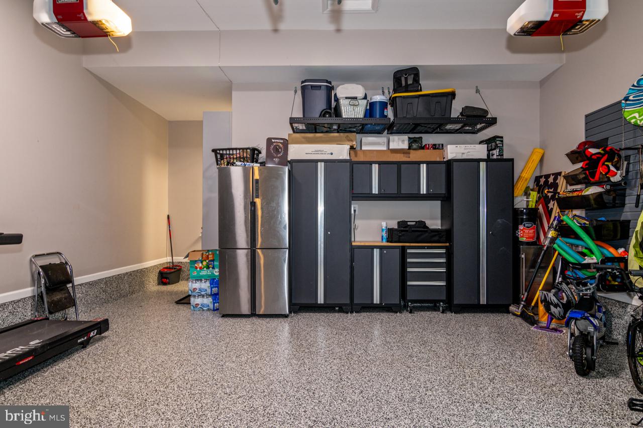 BROAD RUN OAKS - Residential