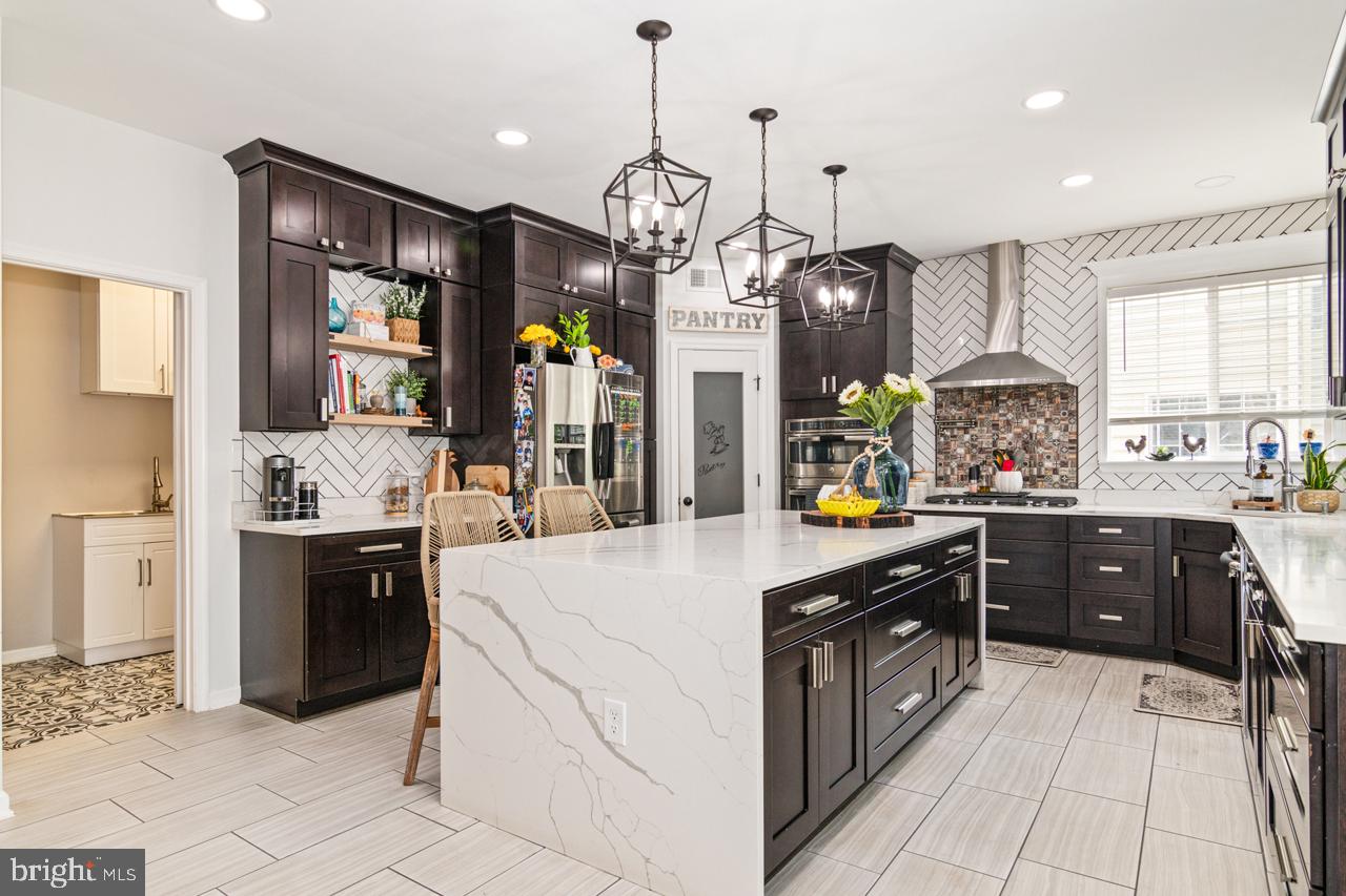 BROAD RUN OAKS - Residential