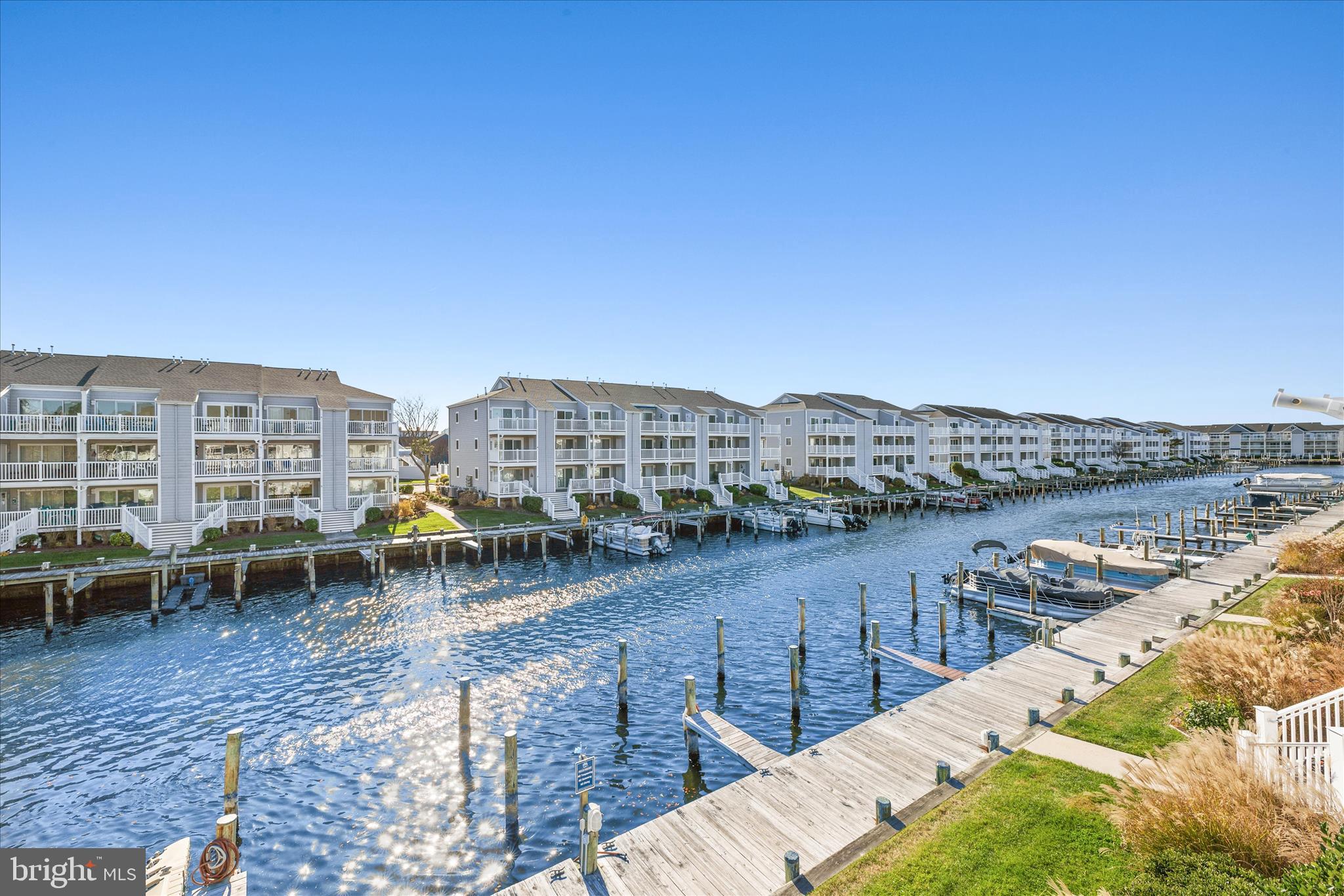 HIDDEN HARBOR - Residential