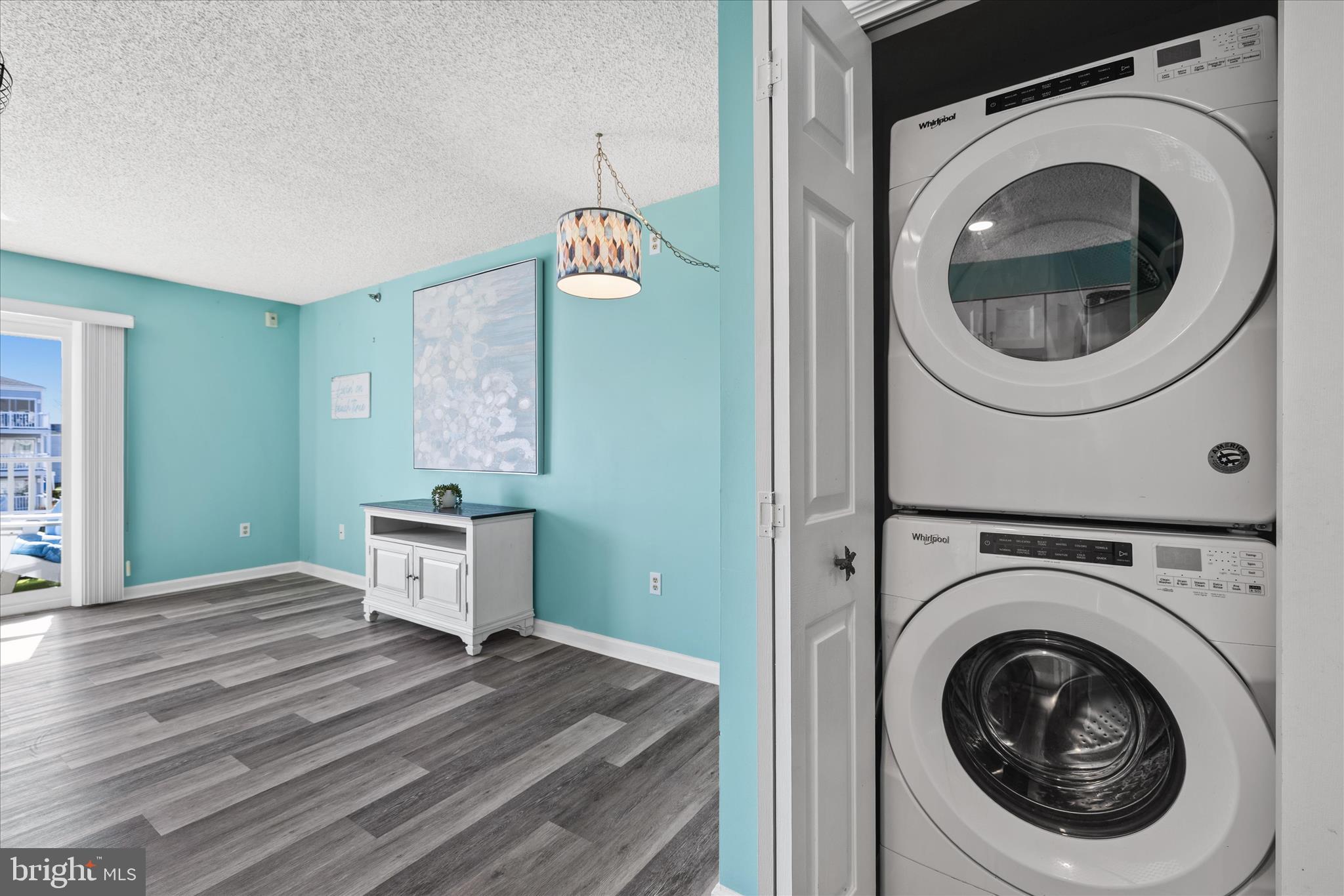 HIDDEN HARBOR - Residential