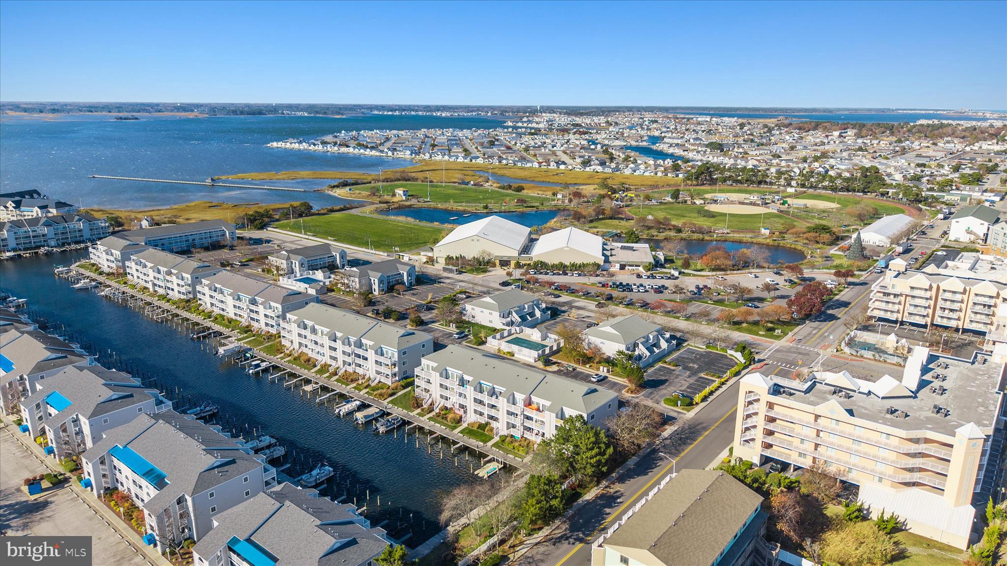 HIDDEN HARBOR - Residential