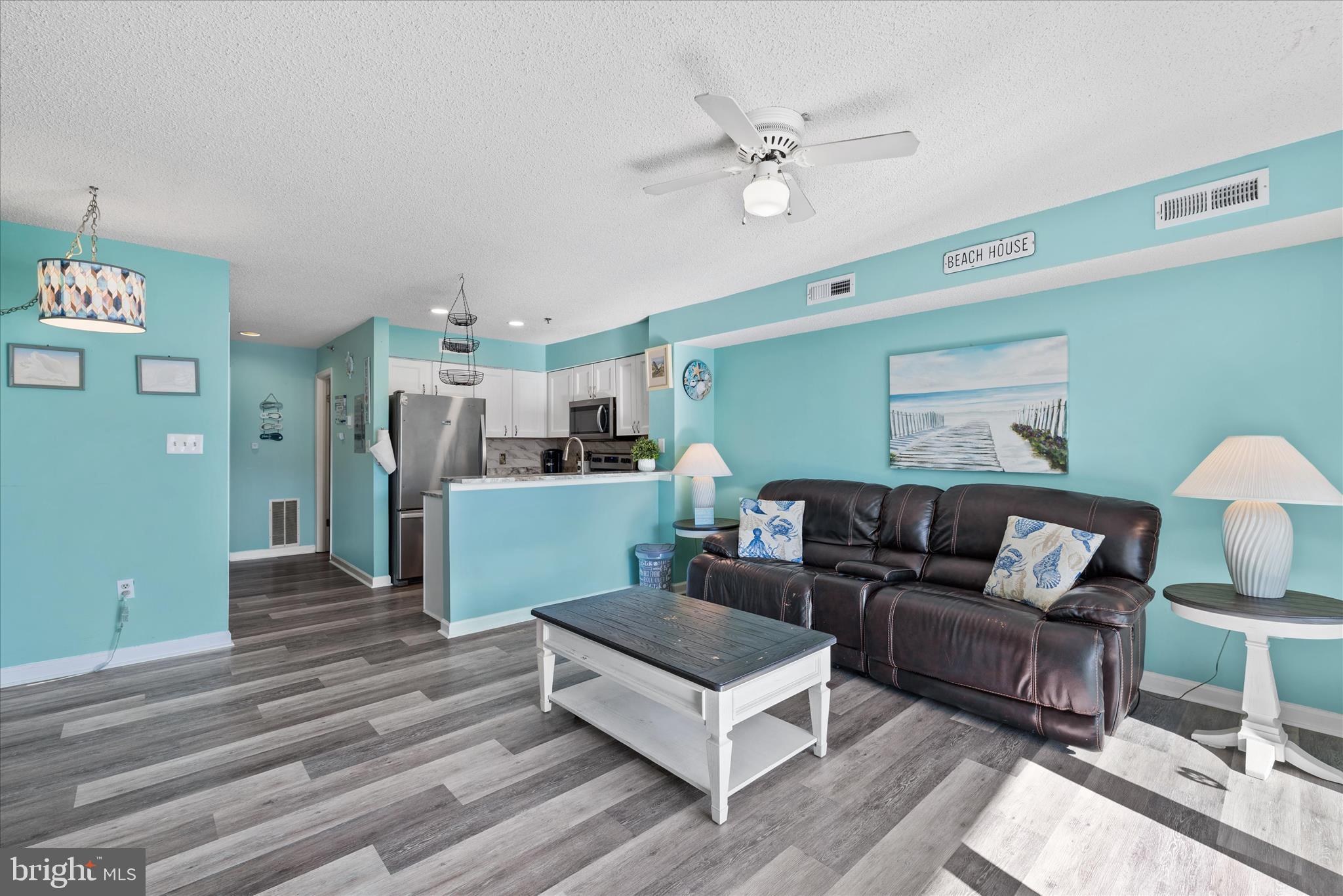 HIDDEN HARBOR - Residential