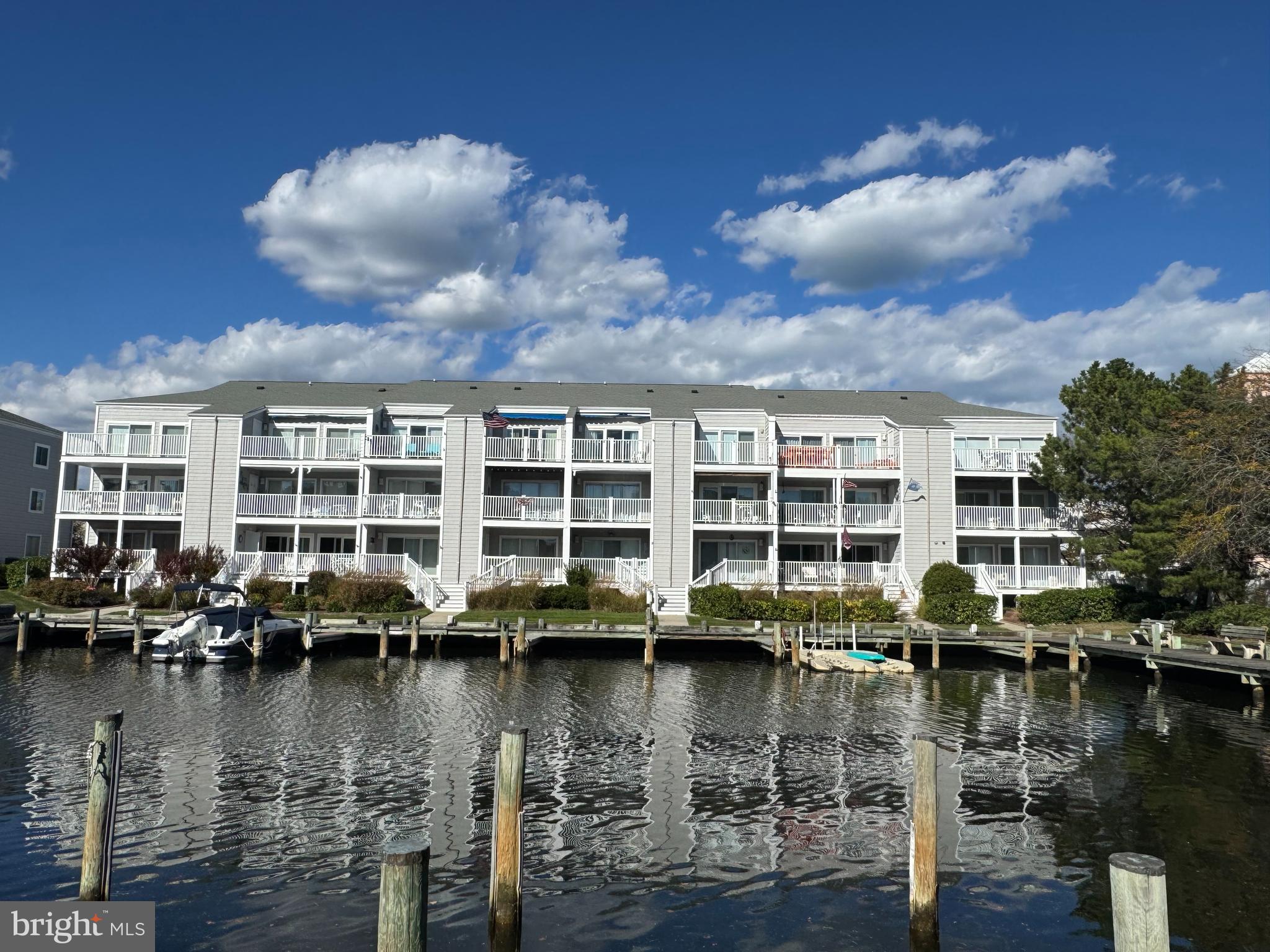 HIDDEN HARBOR - Residential