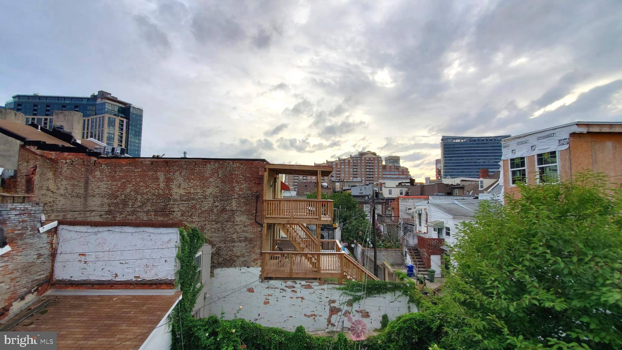 LITTLE ITALY - Residential Lease